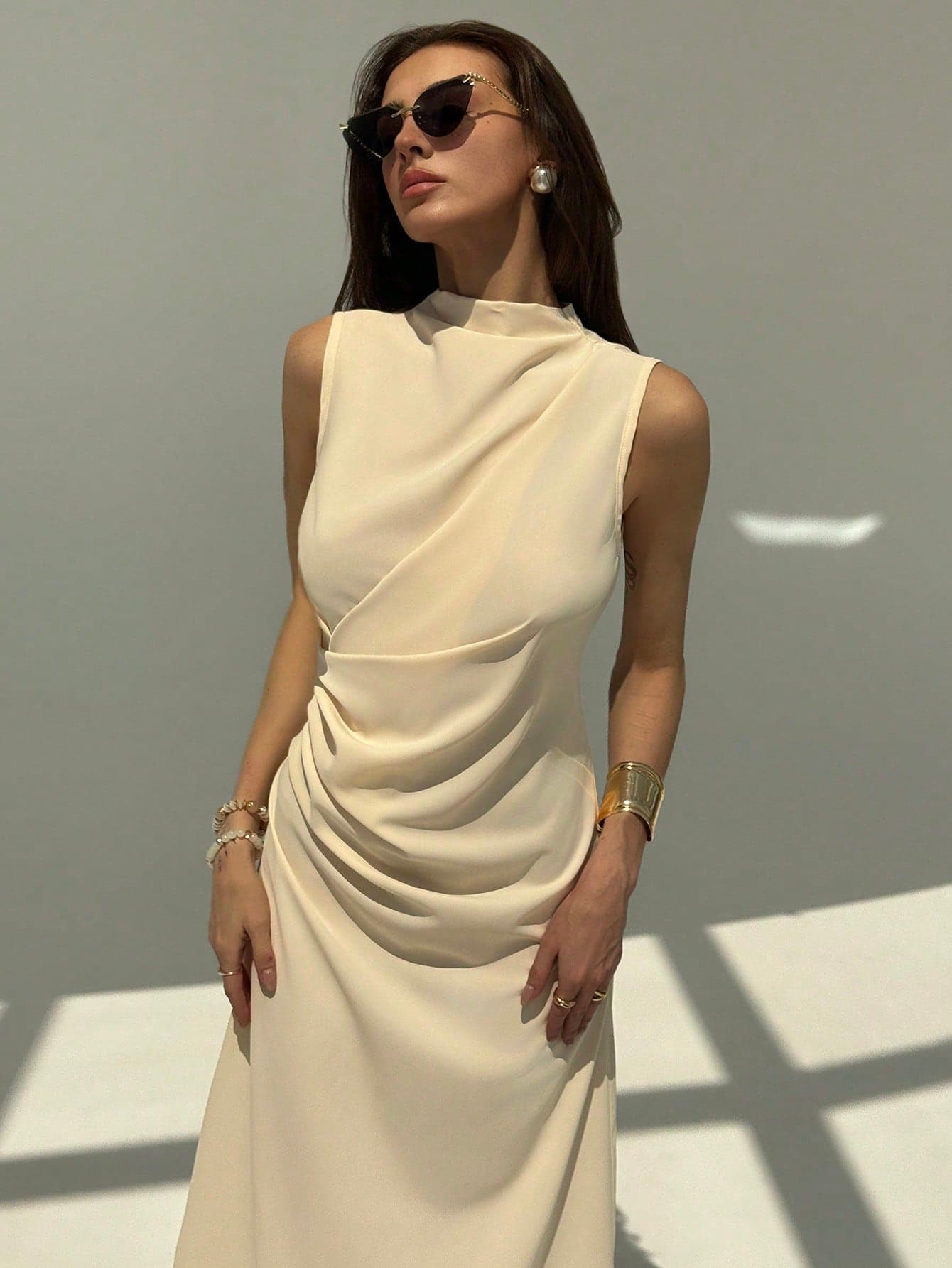 Aloruh Women White Elegant Summer Vacation Solid Color Ruched Waist Dress Boho Tropical Beach Outfits Wedding Guest Business Casual Modest Long Skirt