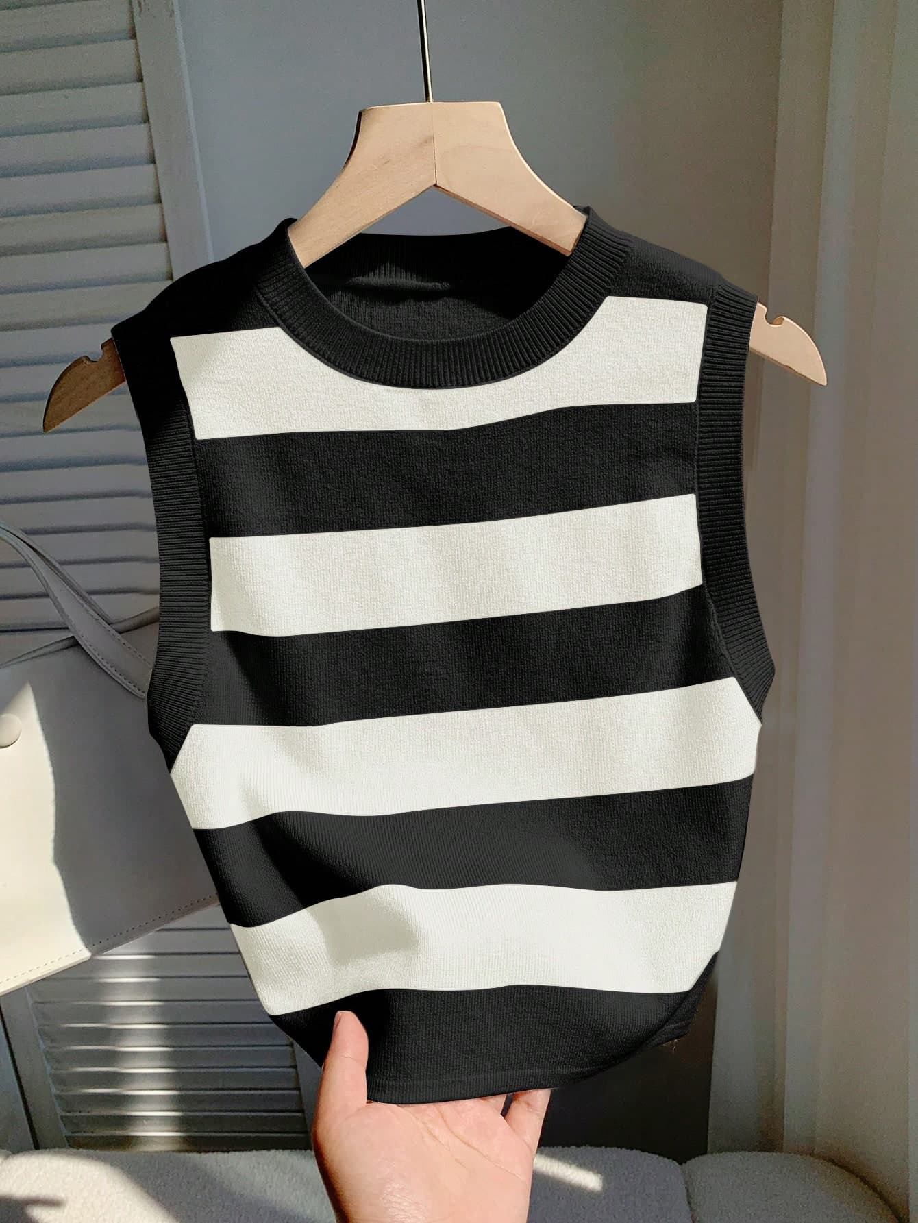 Comfortcana Women's Casual Minimalist Black And White Striped Cropped Knit Top Fall Tops,Tops For School
