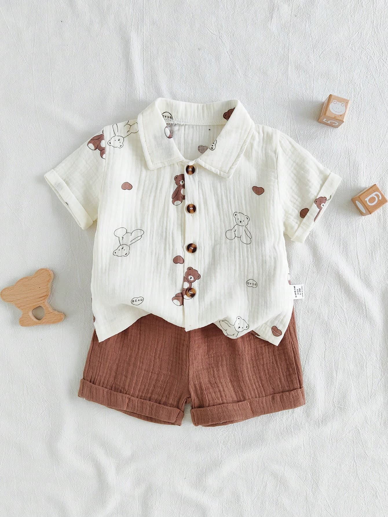 SHEIN Vintaside Kids 2pcs Baby Boys' Summer Outfit,Cute Cartoon Bear Print White Polo Shirt & Shorts Set,Casual Beach Wear,Comfortable Sports Clothing For Parties