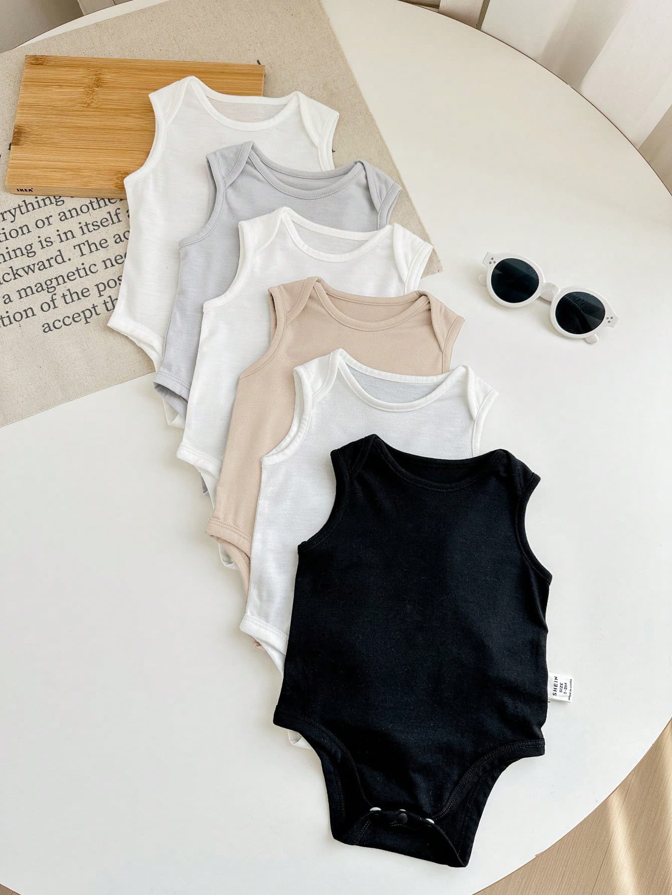 SHEIN 6pcs Dozemod Newborn Baby Boy Simple & Comfortable Crew Neck Sleeveless Solid Color Bodysuit Set