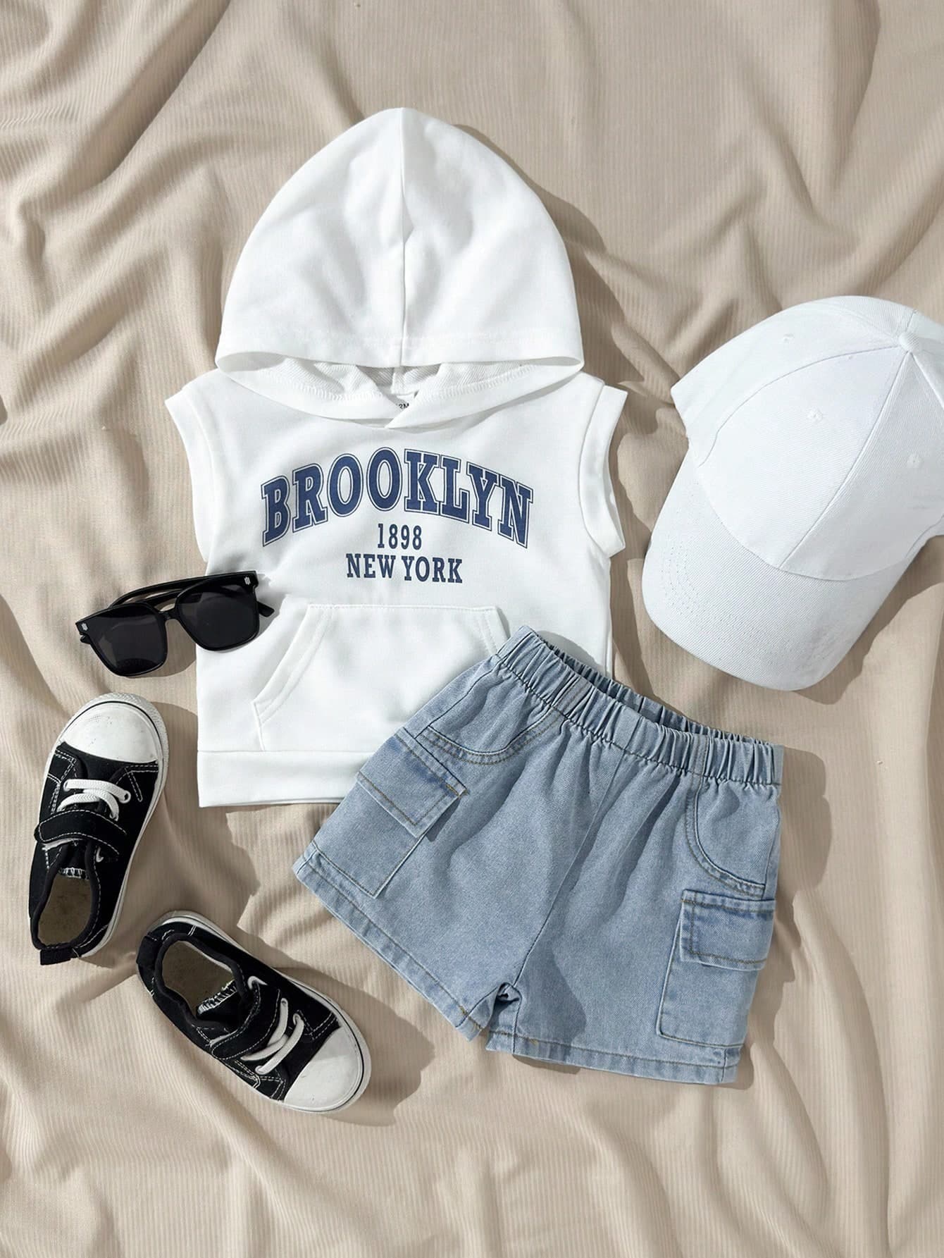 SHEIN Playful Pals 2pcs/Set Infant Boy Casual Summer Outfit White Graphic Print Hooded Sleeveless Vest & Blue Denim Shorts Blue White Stripe Beach Back-To-School 3t Kids