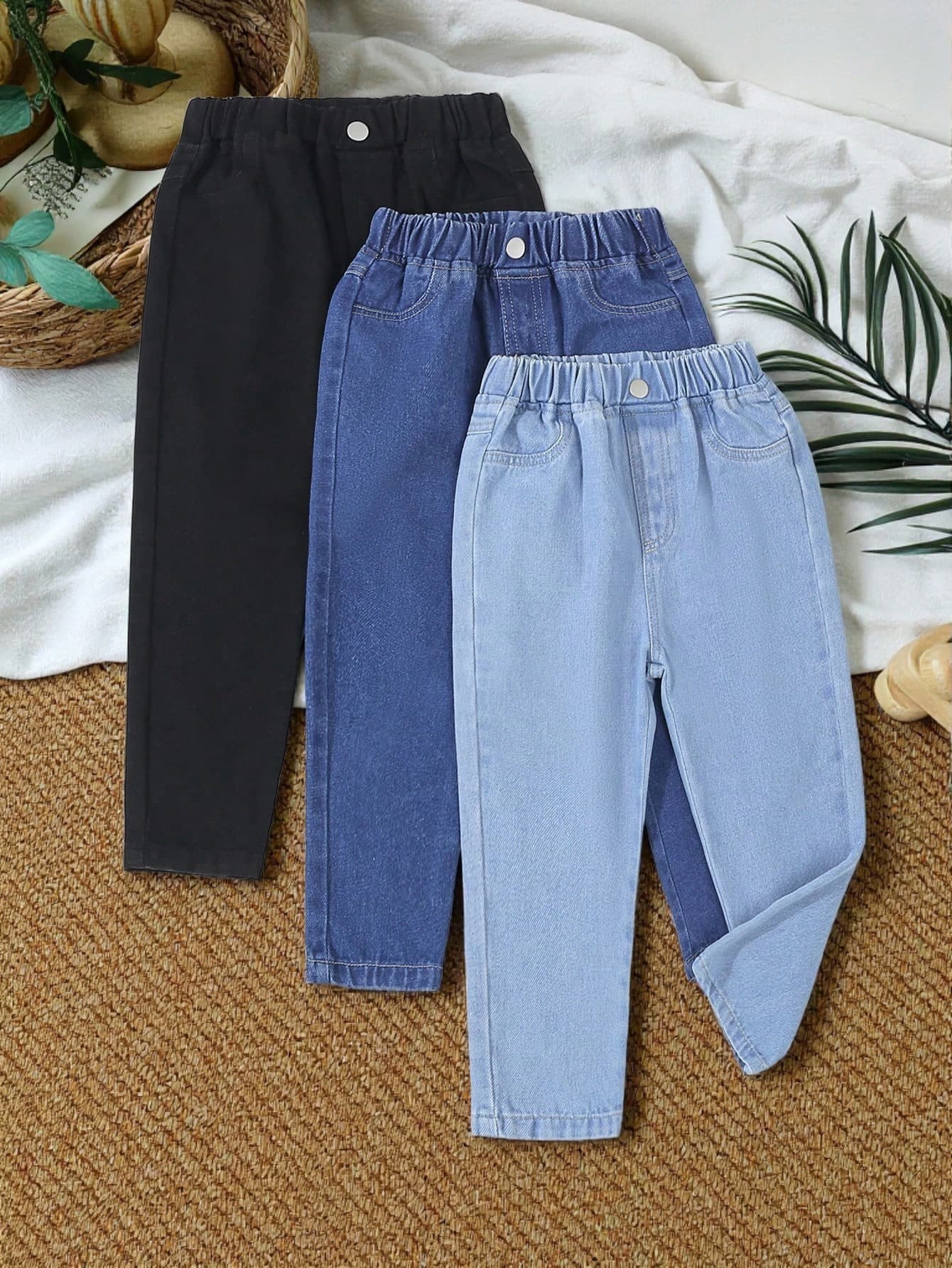 SHEIN Vintaside Kids 3pcs Young Boy Jeans, New Fashion Stylish Slim Fit Tapered Leg Casual All-Match Jeans, Black/Dark Blue/Light Blue, School, Campus, College
