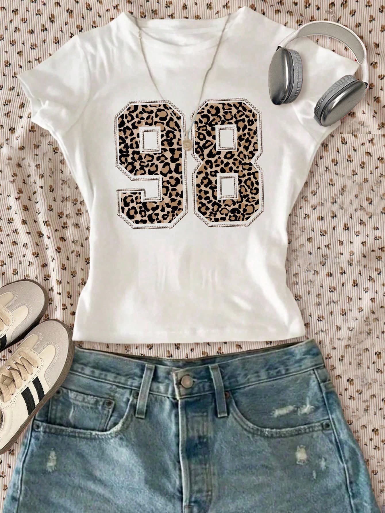 SHEIN Teen Girls White Summer Athletic Retro Leopard Print Numeric 98 Design,Casual Tight Round Neck Short Sleeve Cropped T-Shirt,Holiday Back-To-School Top