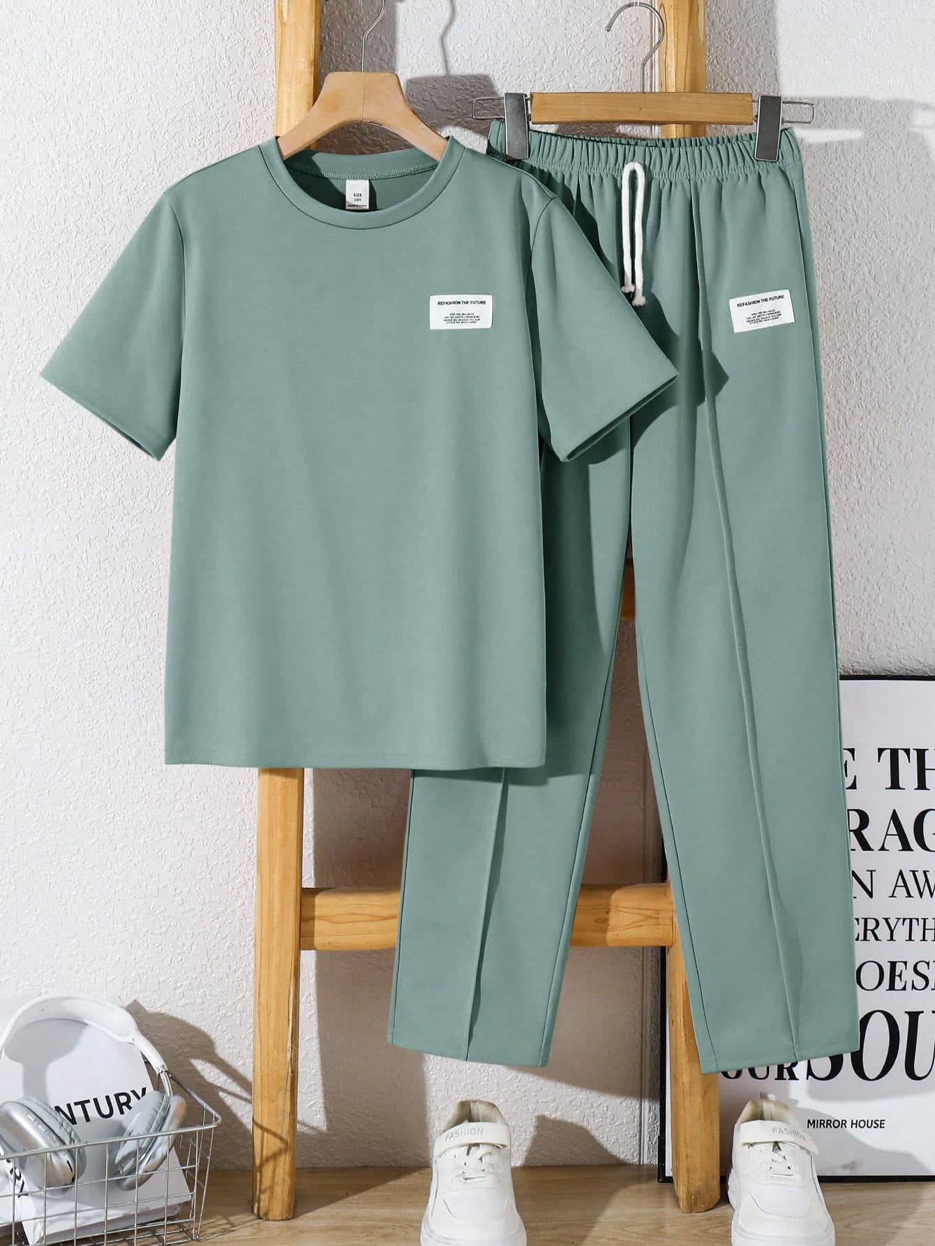 SHEIN 2-Pack Tween Boy Sage Green T-Shirt And Trousers Set,Summer Casual Vacation Kids Outfits,Retro Sports Round Neck Toddler Boy Clothes Back To School