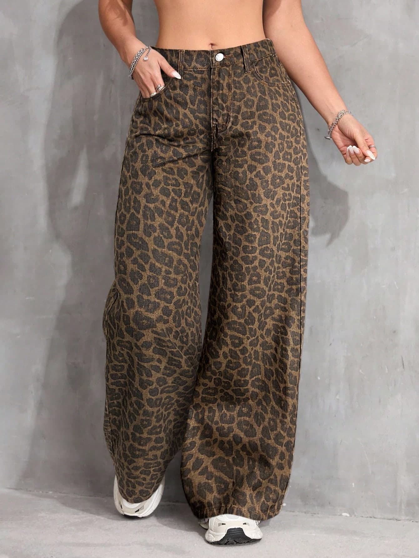 SHEIN Teen Girl Vintage 90s Leopard Print Loose Pocket Casual Low Rise Jeans Versatile Denim Wide Leg Jeans Y2k,Teacher For Girl, Back To School Girls, Church ,Business Casual Girl, Cargo Denim Jeans ,Girls Fall Winter Baggy Pants, High-Waisted Long Wide Leg Denim Jeans With All Over Leopard Print For Teen Girl ,Teen Girl Brown Leopard Print Wide Leg Denim Jeans For Streetwear Style