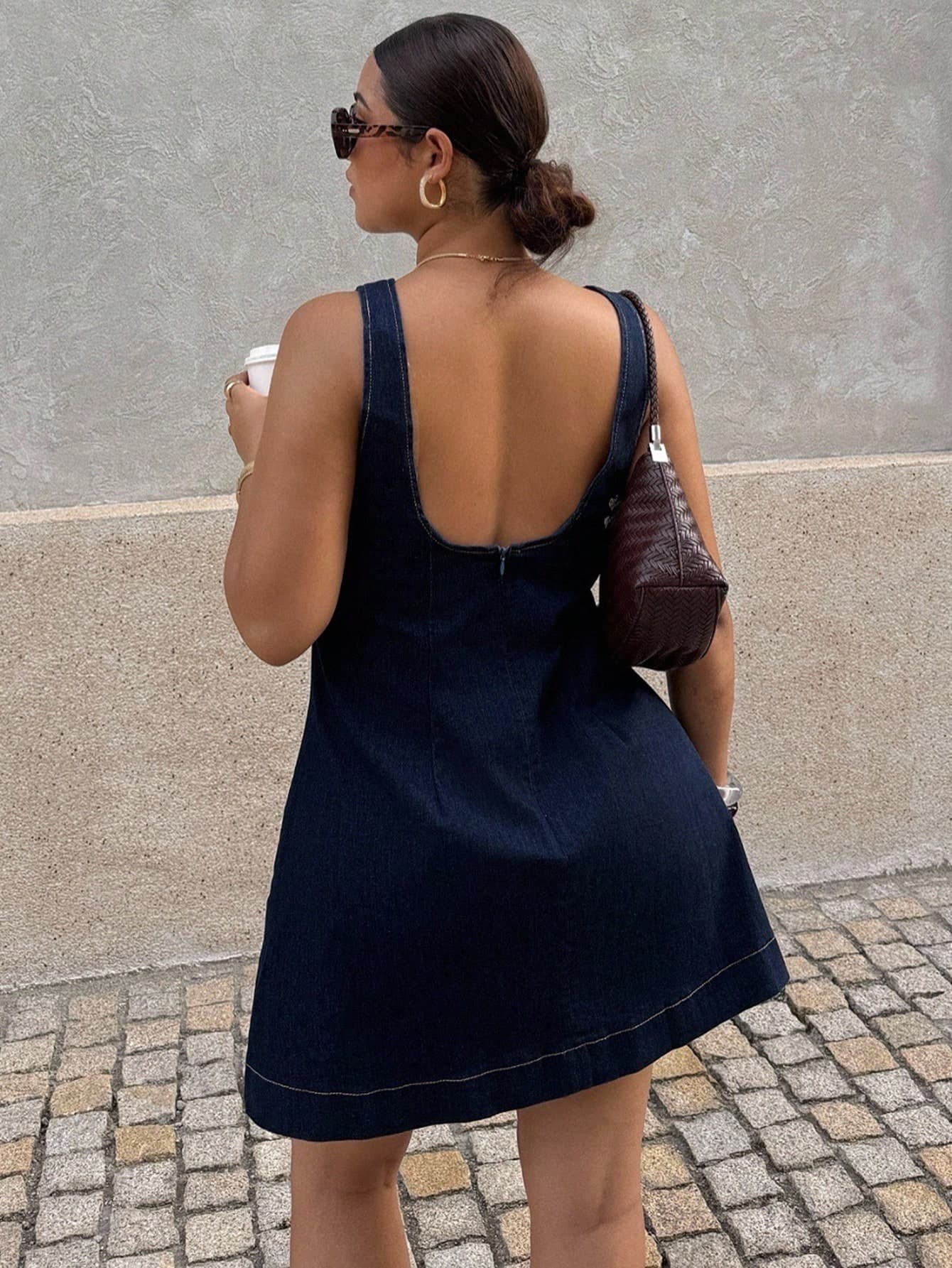 Dripcurv Plus-Size Women's Navy Blue All-Season Backless Sleeveless Casual Denim Dress, Vintage Style, Simple Vacation/New Year's Outfit, Christmas Wear.