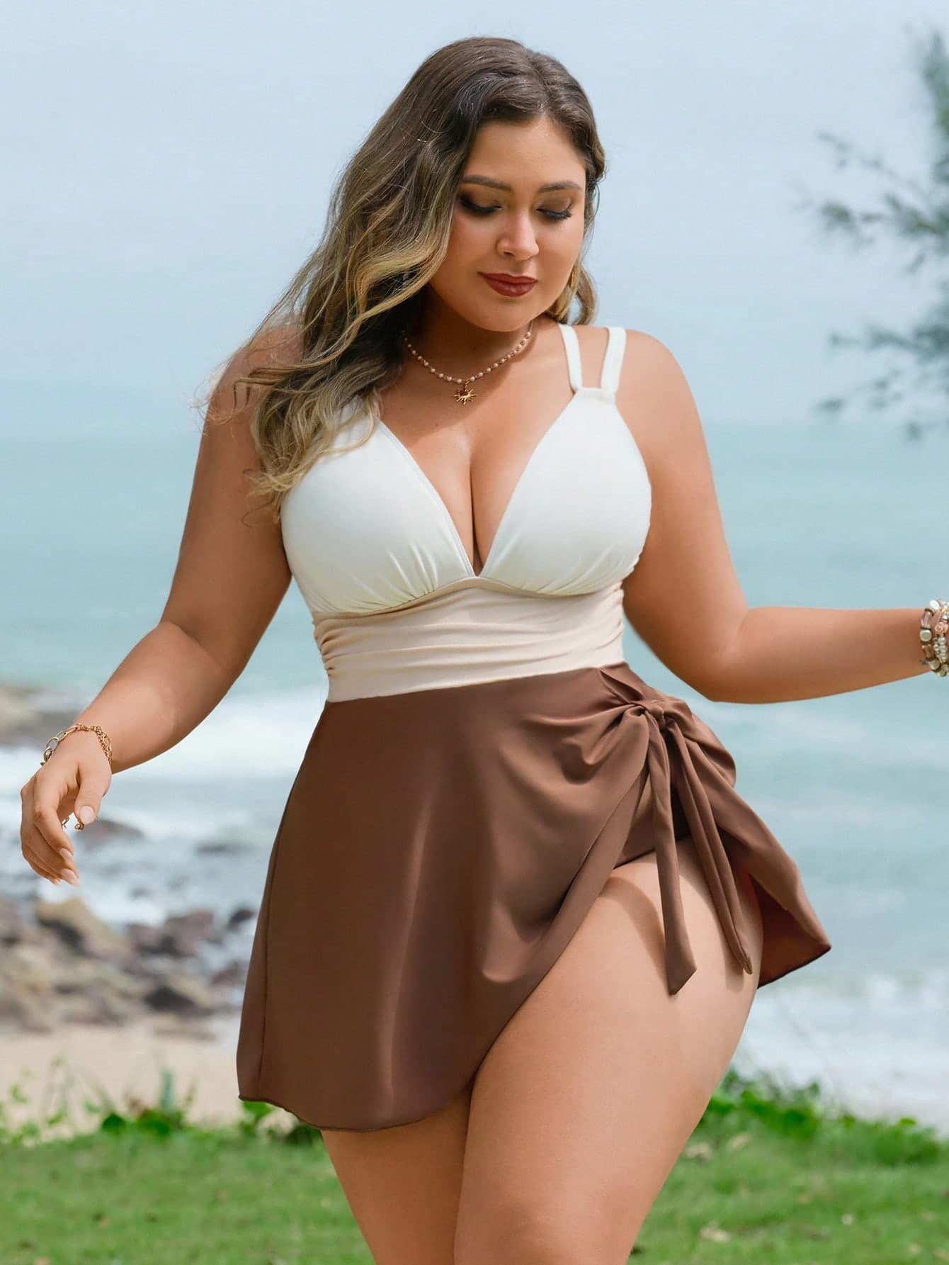 Swim Lushoire Plus Size Swimsuit 2 Pieces Set, Colorblock With Criss-Cross Straps