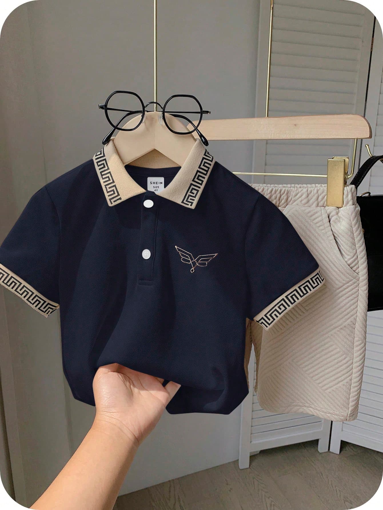 SHEIN 2pcs/Set Young Boys Classic Embroidered Design Polo Shirt & Sports Shorts, Casual Outfit
