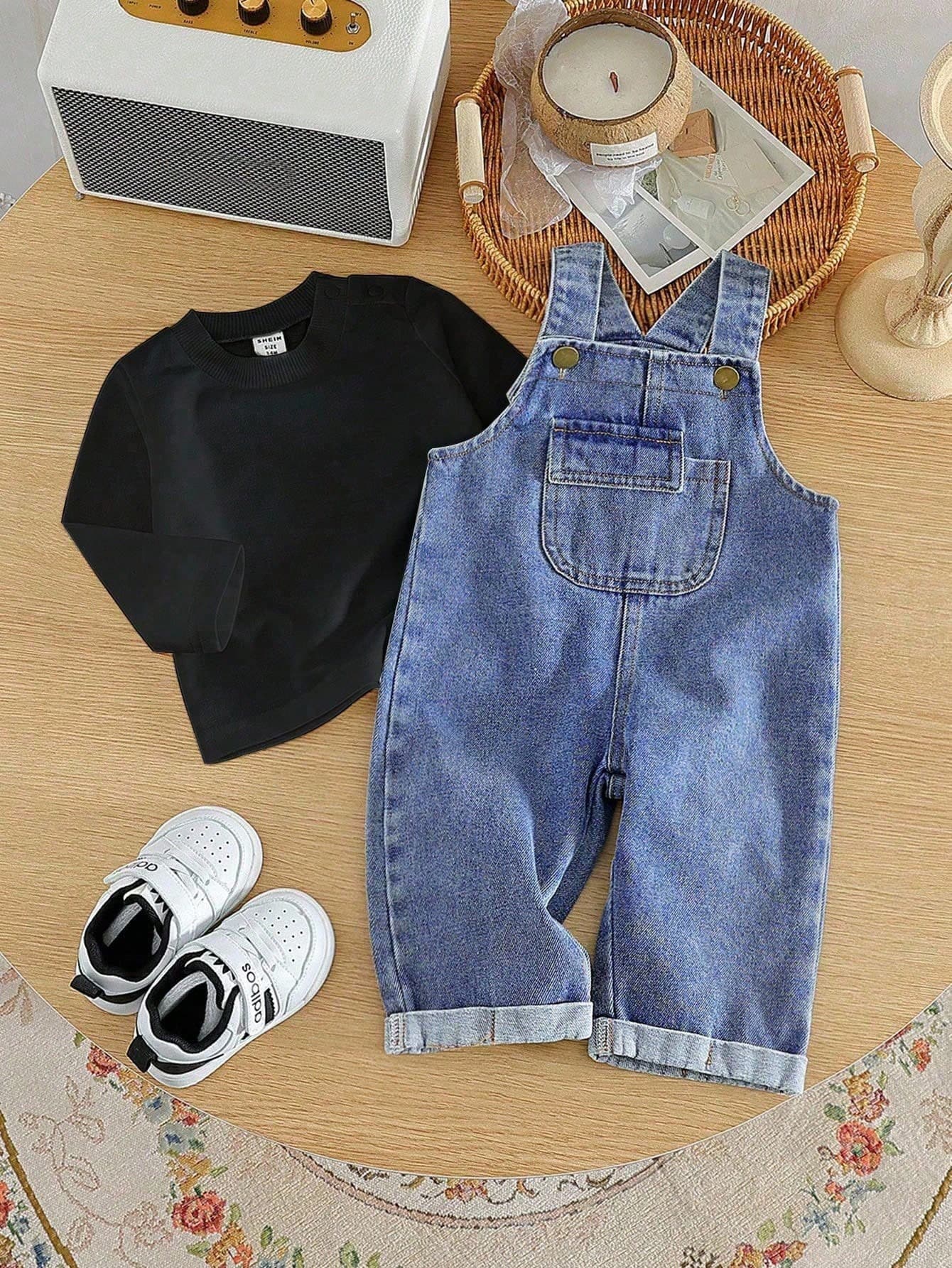 SHEIN Vintaside Kids Baby Boy Casual Solid Color T-Shirt And Loose Pocket Overall Pants Set, Suitable For Autumn