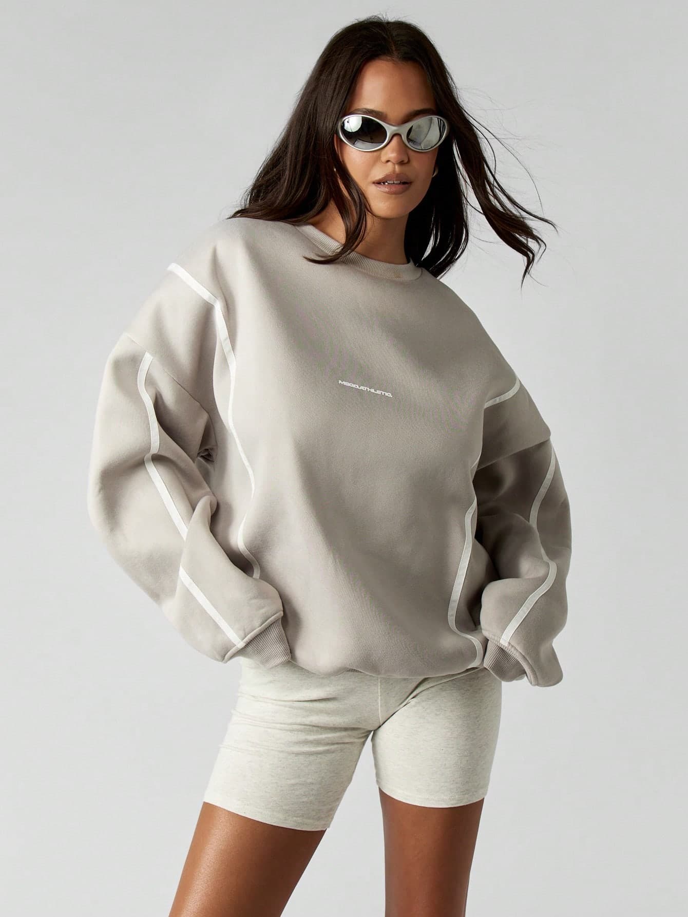 MISSGUIDED Oversized Crew Neck Pullover Sweatshirt With Ribbed Cuffs And Hem For Casual Comfort