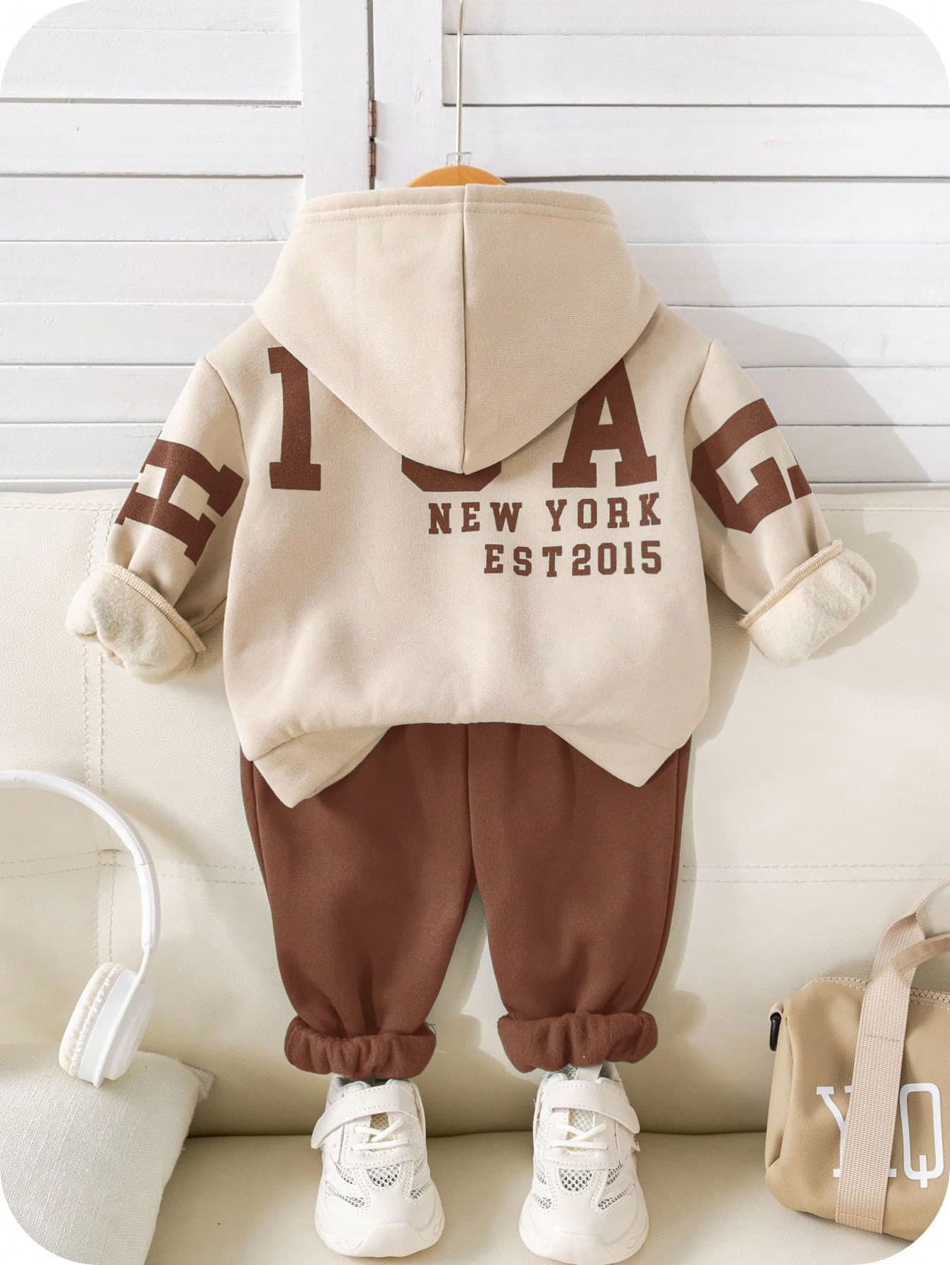 SHEIN 2pcs/Set Baby Boy Cute Versatile Letter Pattern Hoodie Sweatshirt + Green Jogger Pants Outfit, Unisex Baby Clothes, Baby Winter Clothes
