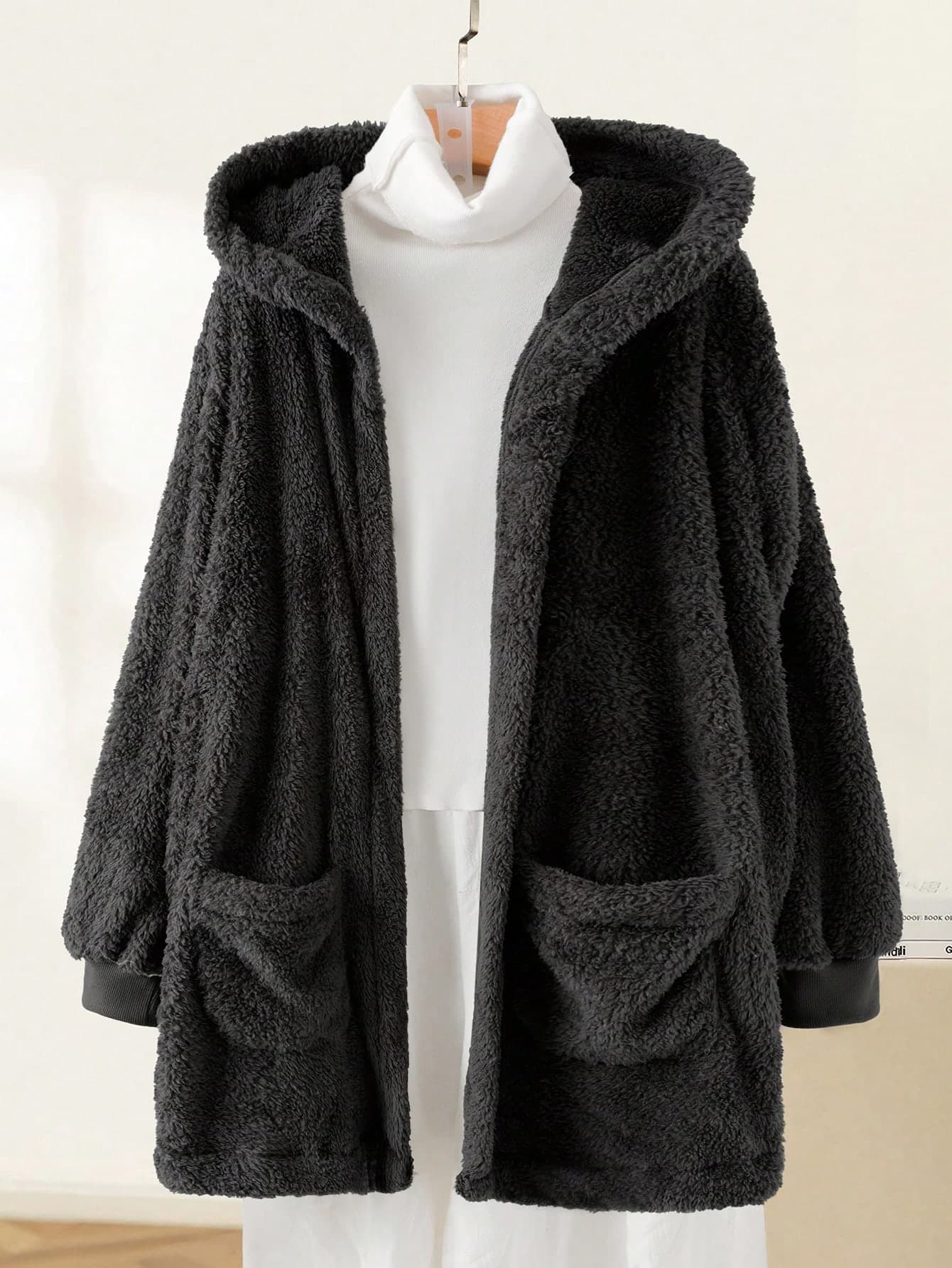 SHEIN LUNE Plus Size Women Long Sleeve Front Pocket Hooded Comfortable Double-Sided Fleece Jacket, Autumn/Winter