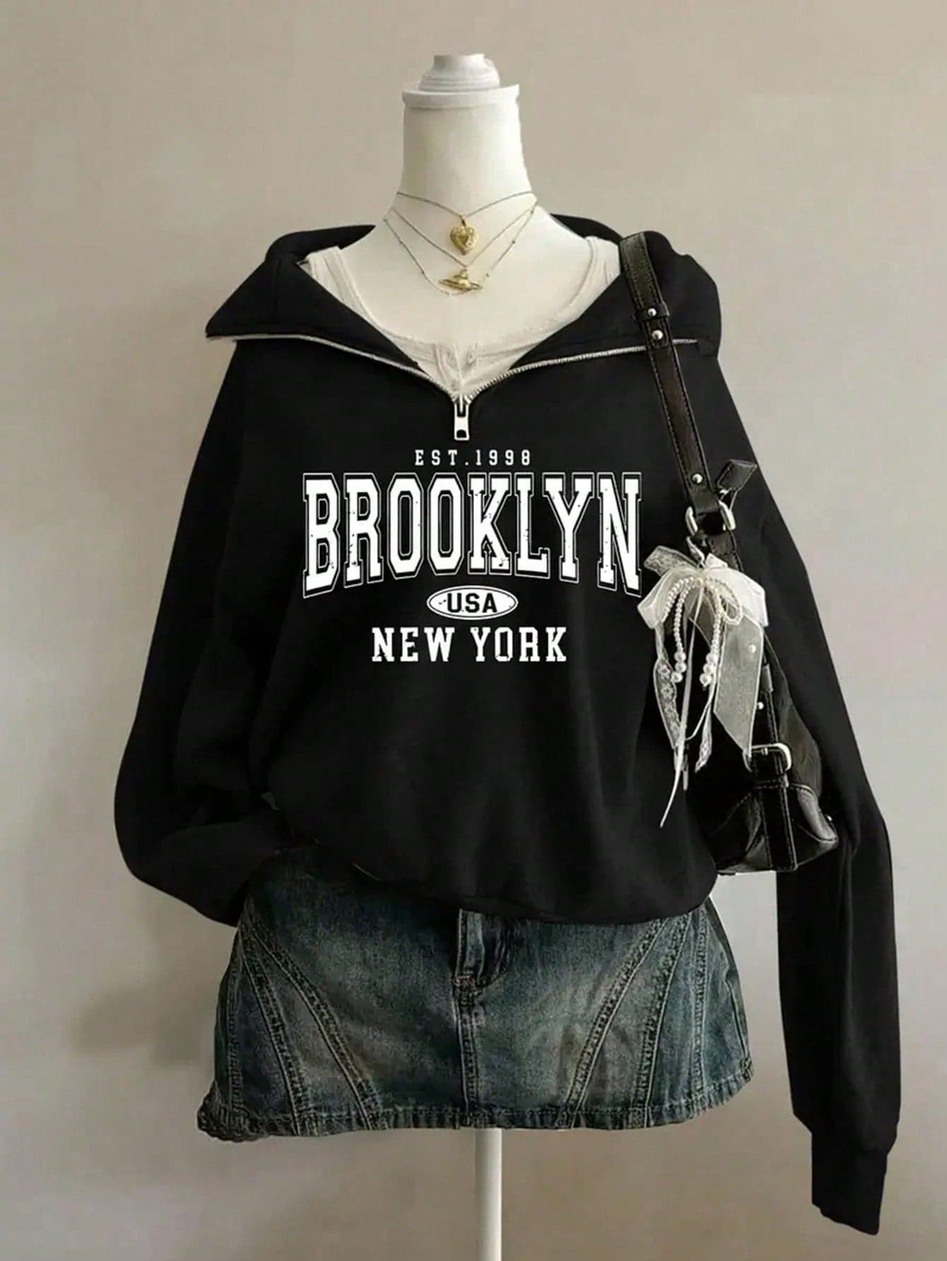 Teen Girl Casual Black Brooklyn Graphic Print Sweatshirt,Comfortable & Sporty Streetwear,Autumn,Back-To-School,Graduation,Black And White Hoodies