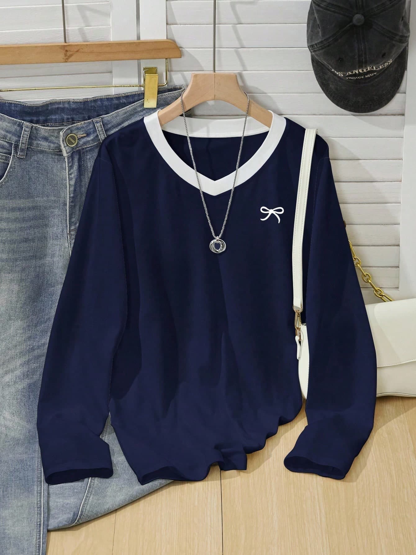 Sparklyn Teen Girls' Navy V-Neck Long Sleeve Tops,Minimalist Bow Print Casual Tops For Autumn Holiday,Back-To-School Versatile Outings Sports Wear