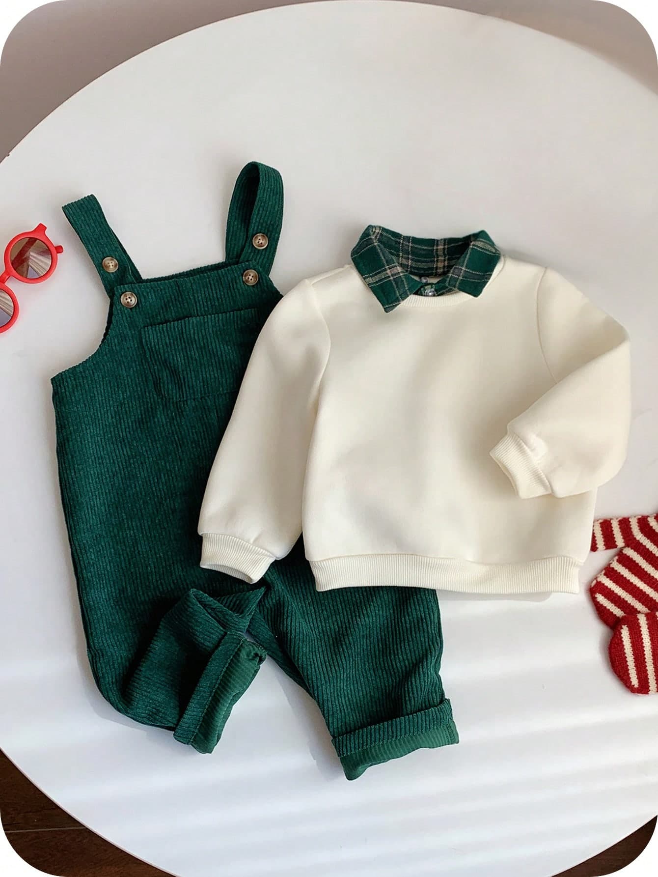 SHEIN Baby Boy Fall And Winter Clothes Outfit Set, 2pcs/Set Thermal Lined Thickened Apricot Sweatshirt Knit Top And Green Corduroy Plaid Overalls Jumpsuit Set, Comfortable Versatile Fashionable Daily Cute Casual Minimalist Basic Style, Suitable For Indoor, Outdoor Skiing, Daily, Sports, Play, Party, Photography, Festival, Halloween, Christmas, Christmas Gifts, New Year, Christmas Jumper, Christmas Party, Winter Clothes, Long Sleeve Top
