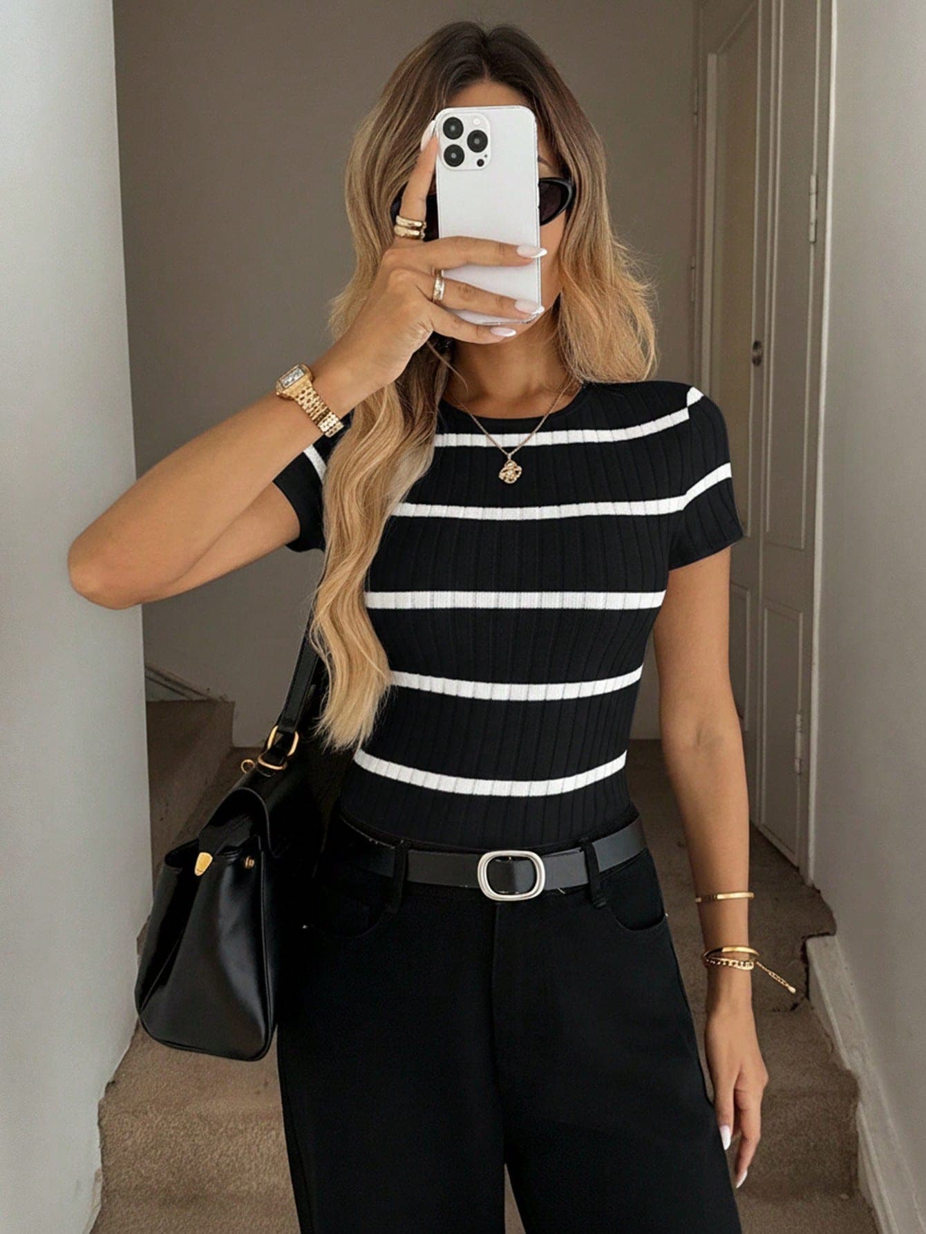 SHEIN LUNE Women's Round Neck Fitted Ribbed Texture T-Shirt, Casual Vacation Elegant Everyday Comfortable Tee