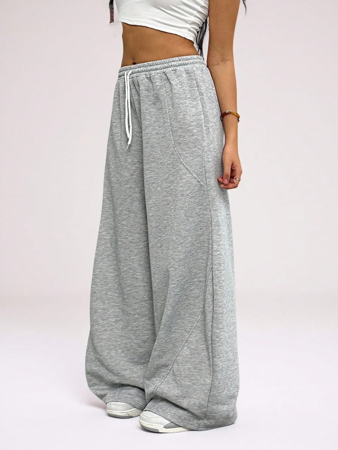 SHEIN Teenager Girls'Relaxed Fit Saber-Leg Sweatpants,White,Winter,Oversized Graphic,Back-To-School,Gray Casual All-Match Athletic Pants For Dance,Exercise
