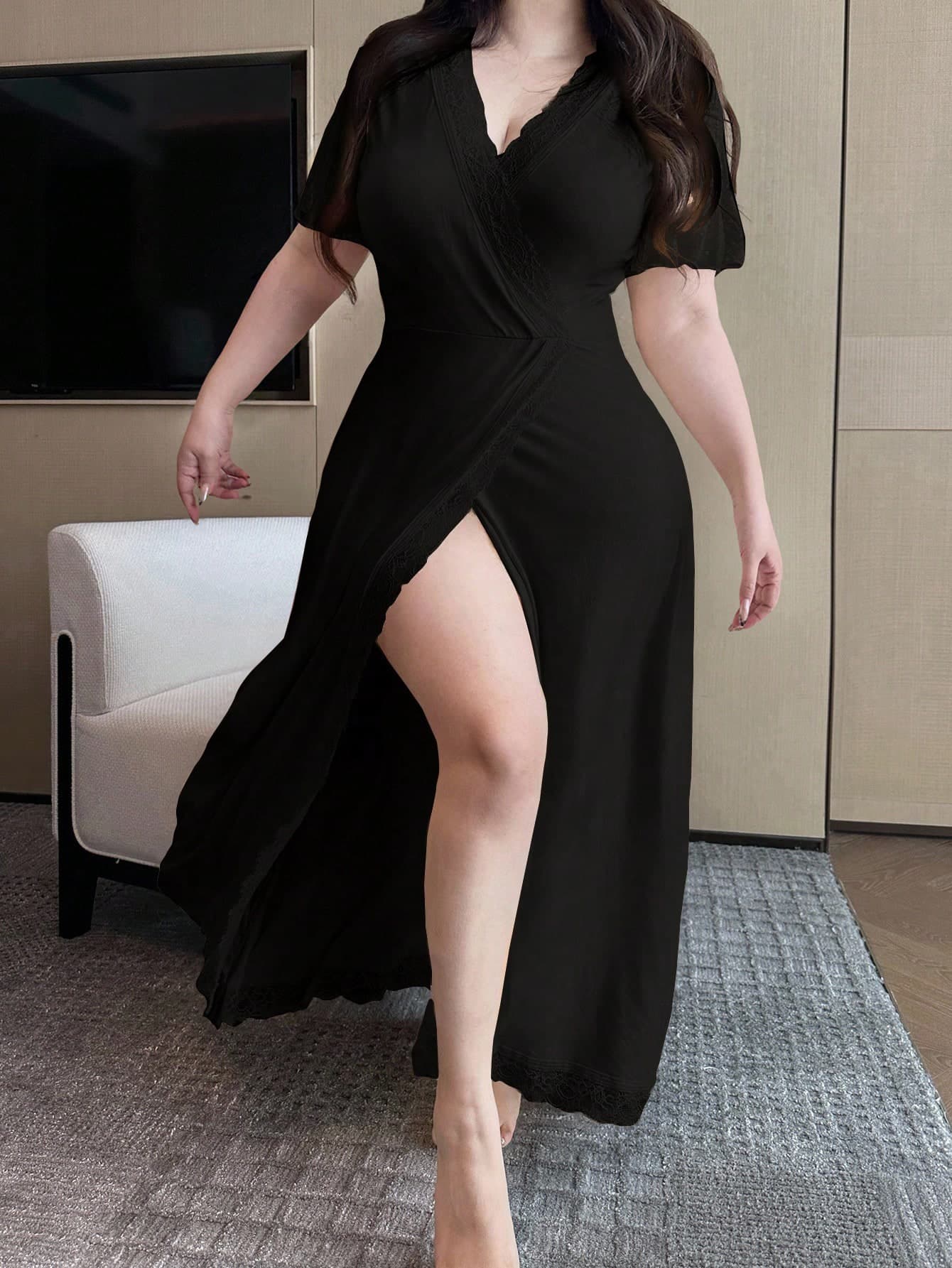 Dazy Plus Plus Size Women Contrast Lace Elegant Mid-Length Nightgown Pajamas