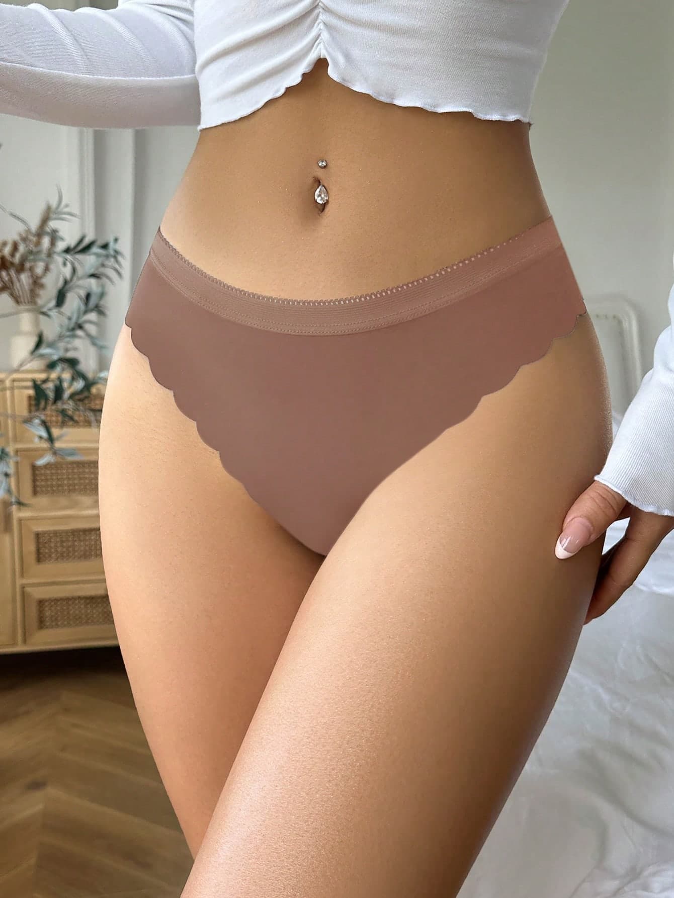 Women's Minimalist Solid Color Shell Trim Comfortable Thongs