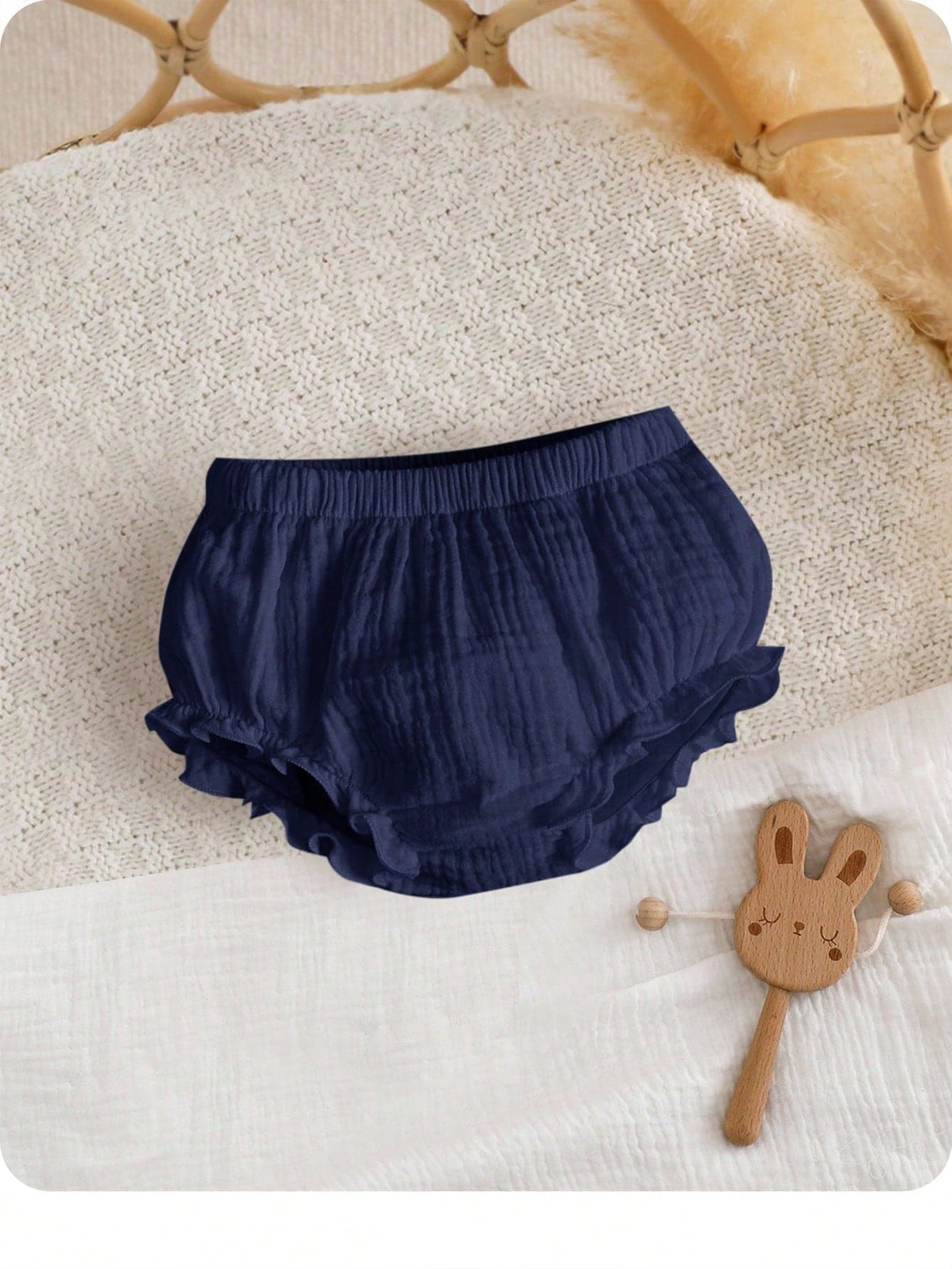 SHEIN New Born Solid Color Ruffle Waist Casual Baby Bottoms