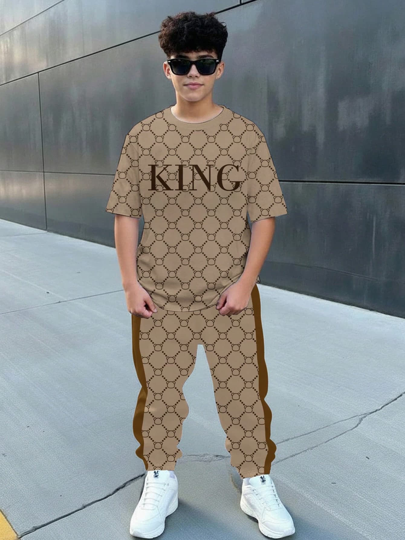 SHEIN Tween Boy Beige Summer Casual Streetwear City Break Vintage Floral English Letter King Crew Neck Short Sleeve T-Shirt And Pants Set,Sports Style