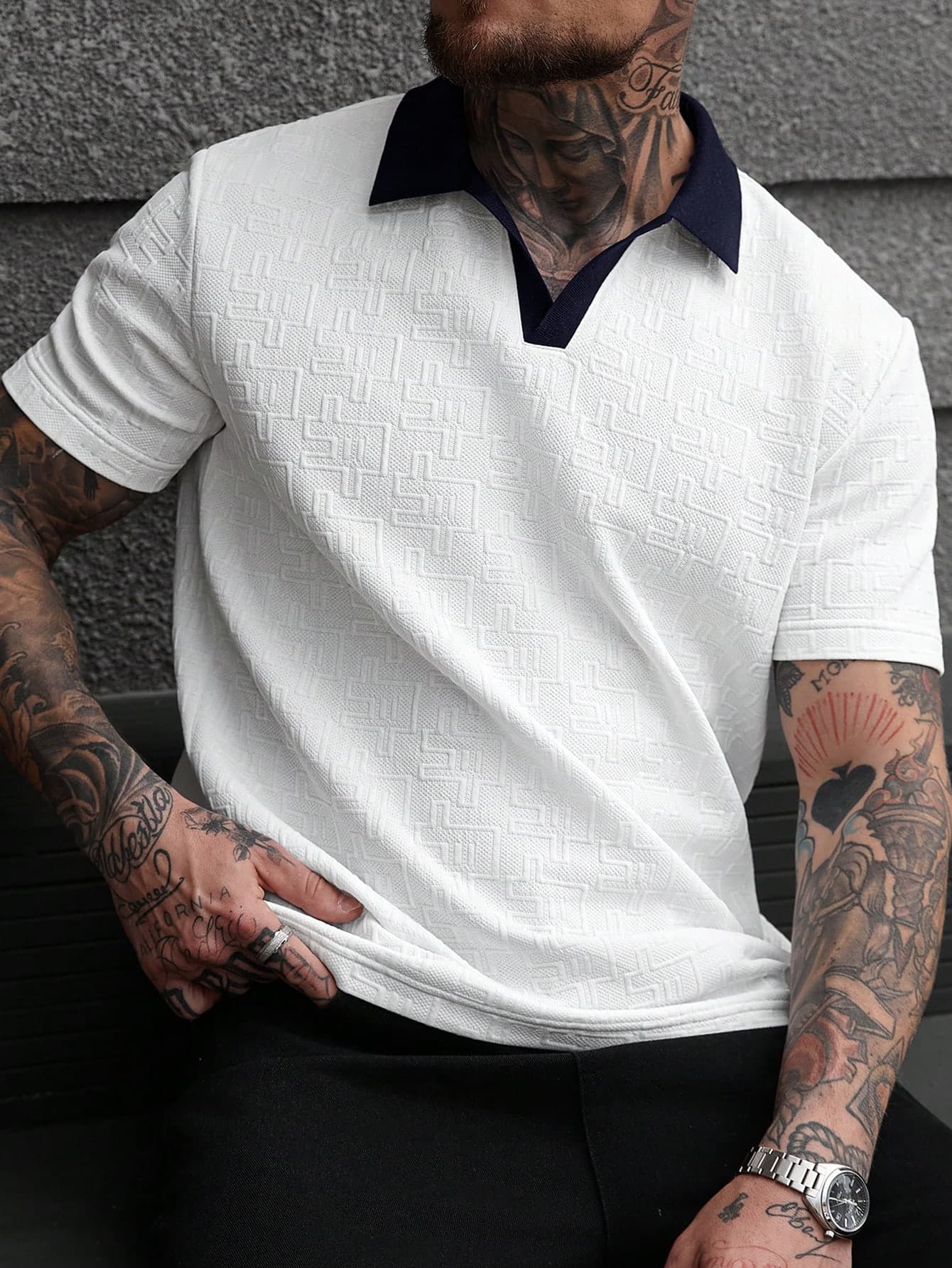 Manfinity CasualCool Men's Contrast Collar Short Sleeve Textured Polo Shirt,White Summer Casual City Break V-Neck Knit Regular Length Colorblock Commuter Sweater Shirts, Formal