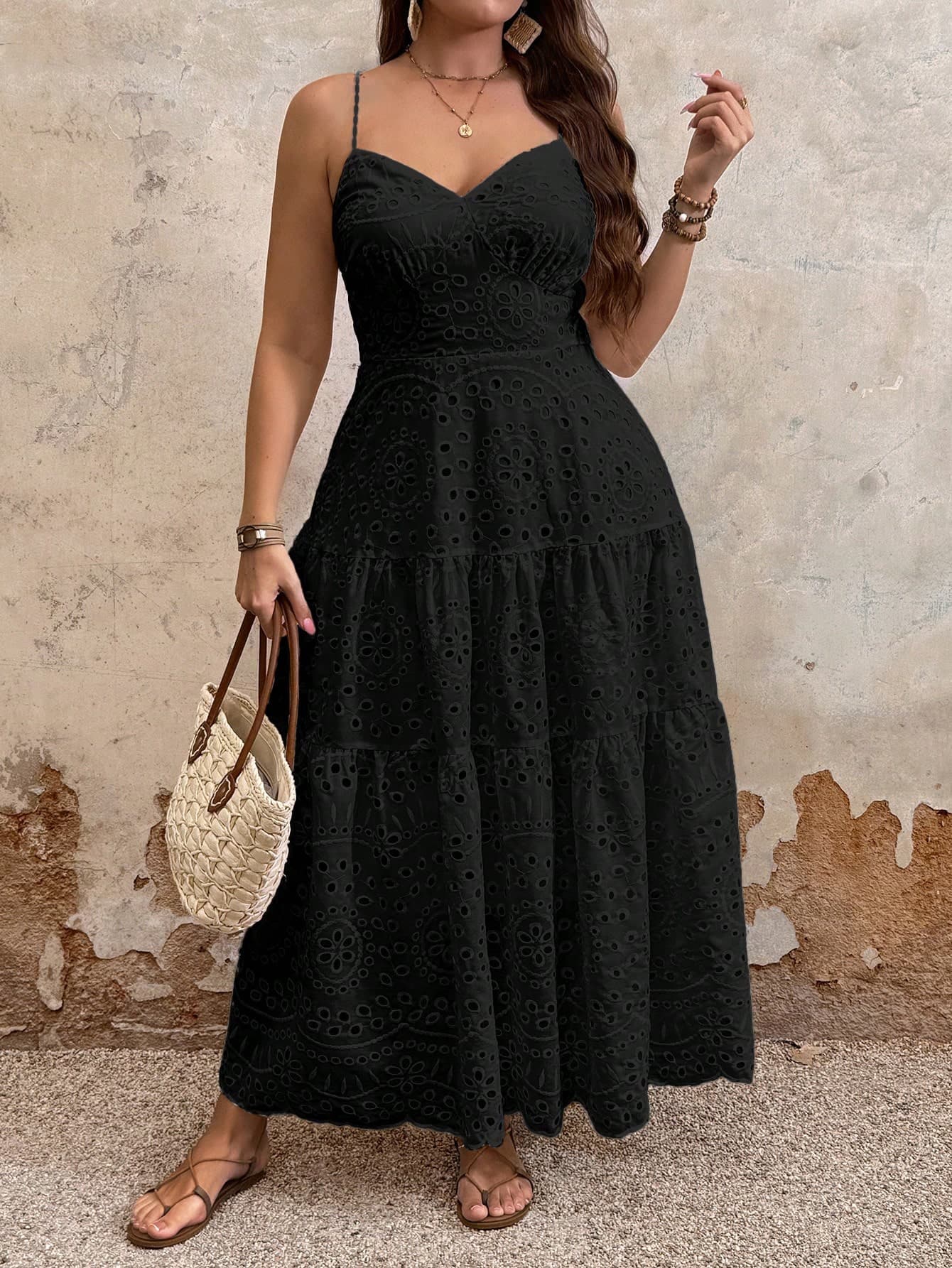 SHEIN LUNE Plus Size Women Spaghetti Strap Slim Fit Lace Maxi Dress,Casual Black Boho Summer Beach Vacation Sundress