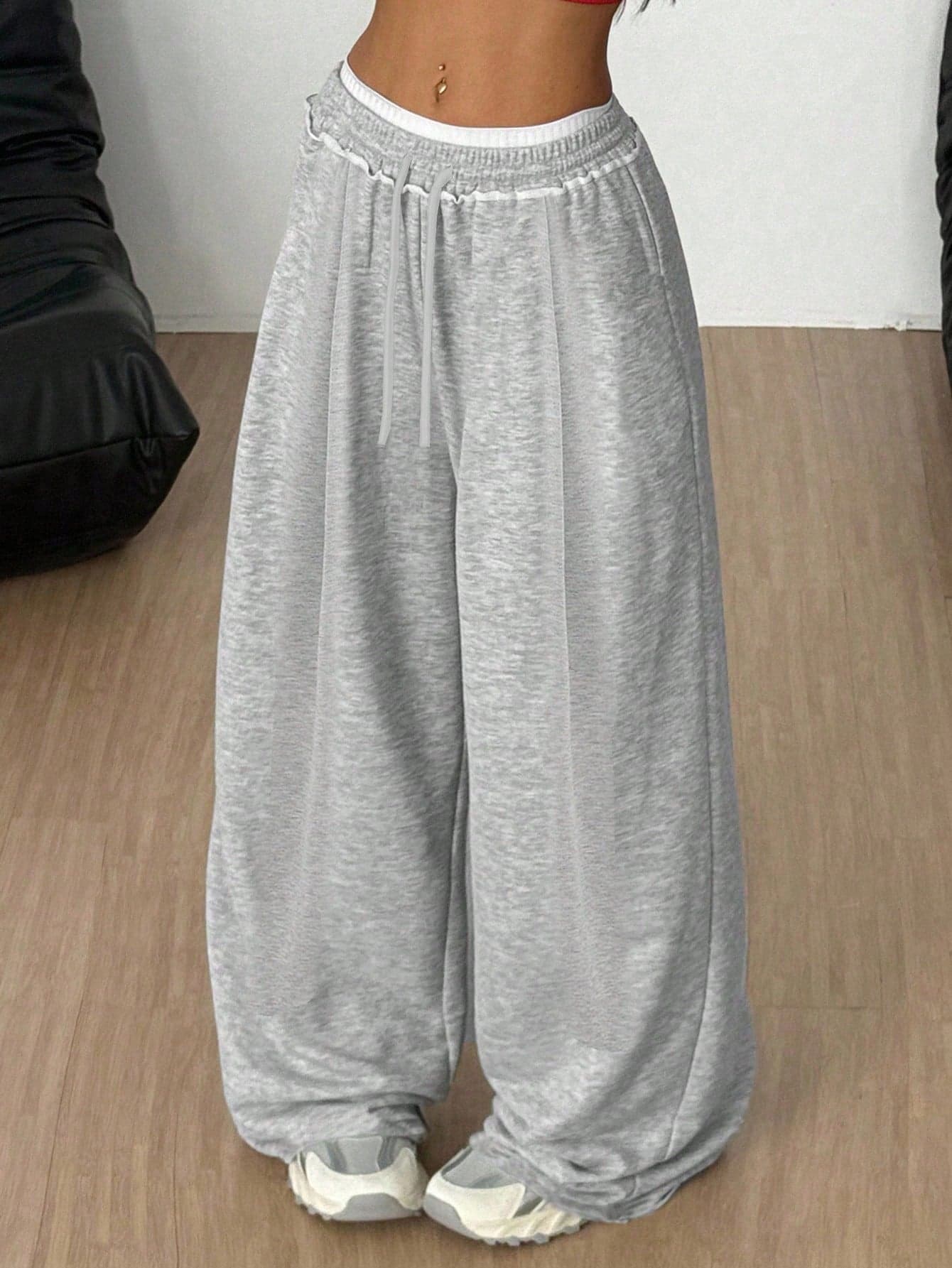 SHEIN Teen Girls' Loose Casual Comfortable Mid-Waist Contrast Color Drawstring Winter Oversized Wide Leg Baggy Sweatpants,Y2k Streetwear Grey Comfy Pants