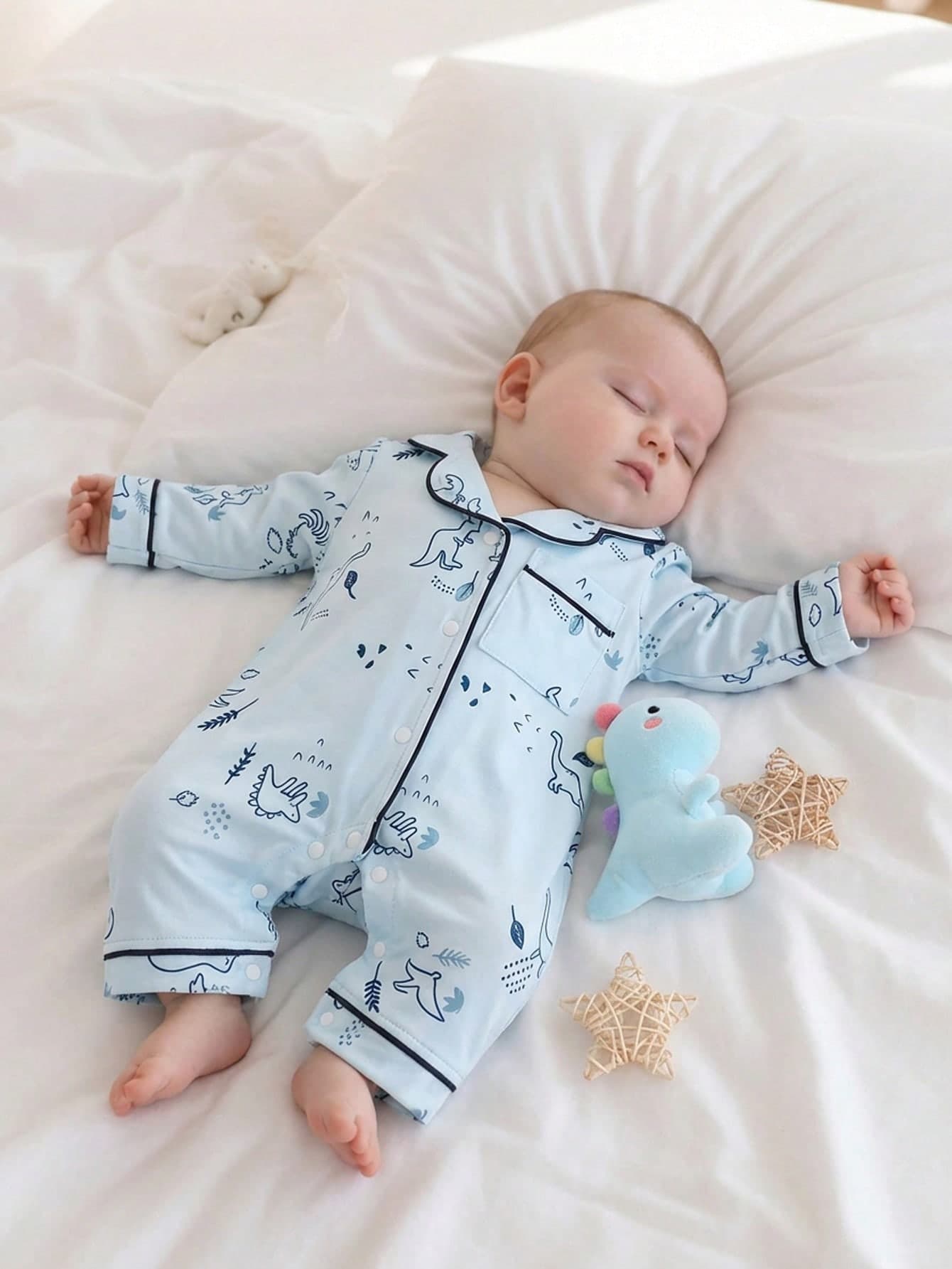 SHEIN Vintaside Kids Newborn Infant Romper Pajamas, Cartoon Dinosaur Print Pattern With Drawstring Trim, Soft & Comfortable Fabric