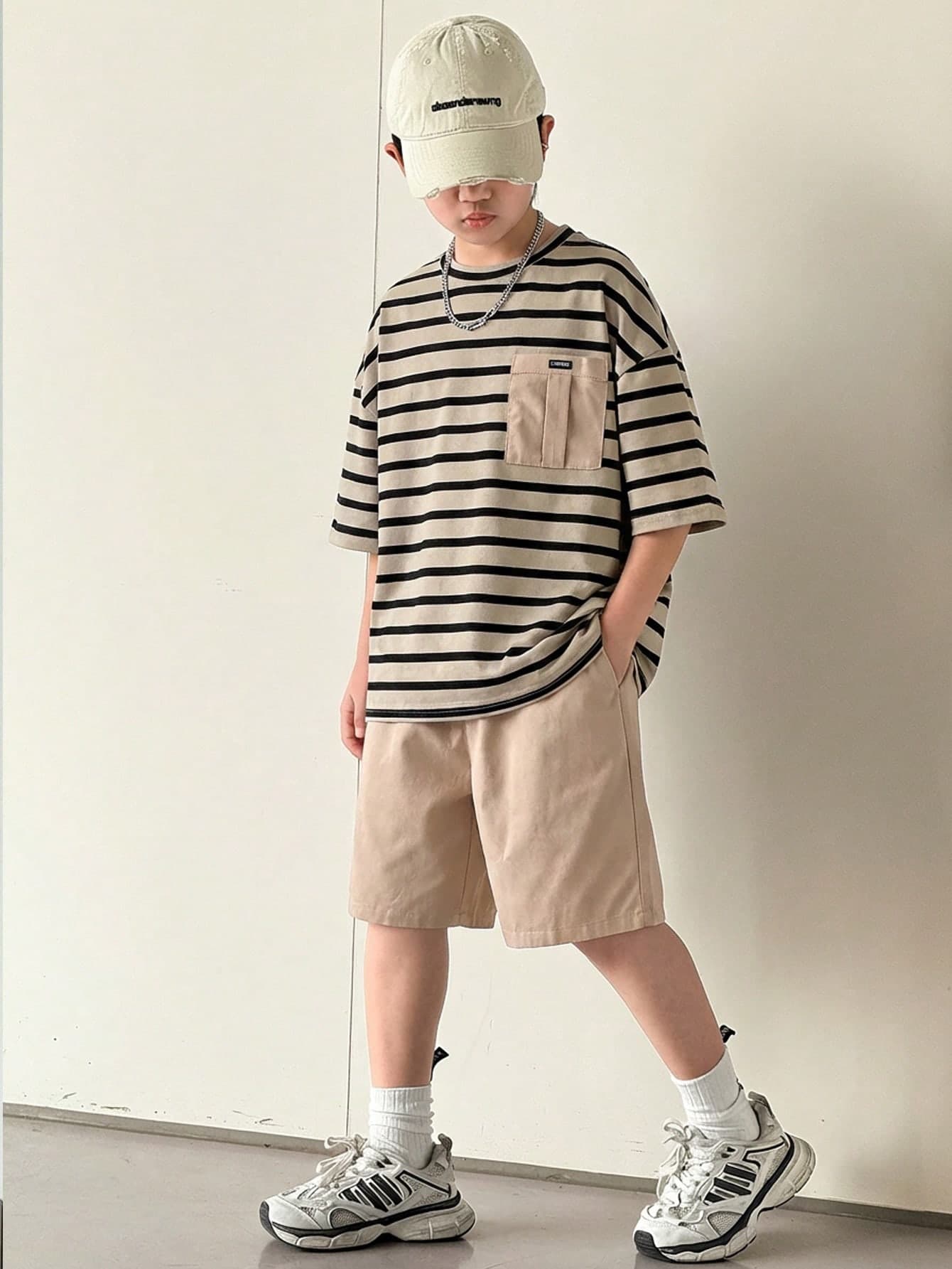 SHEIN Little Byeori 2pcs Kids/Tween Boys' Tan Summer Casual School Korean Style Loose Fit Striped&Contrast Color Pocket Round Neck Short Sleeve T-Shirt&Solid Shorts Set