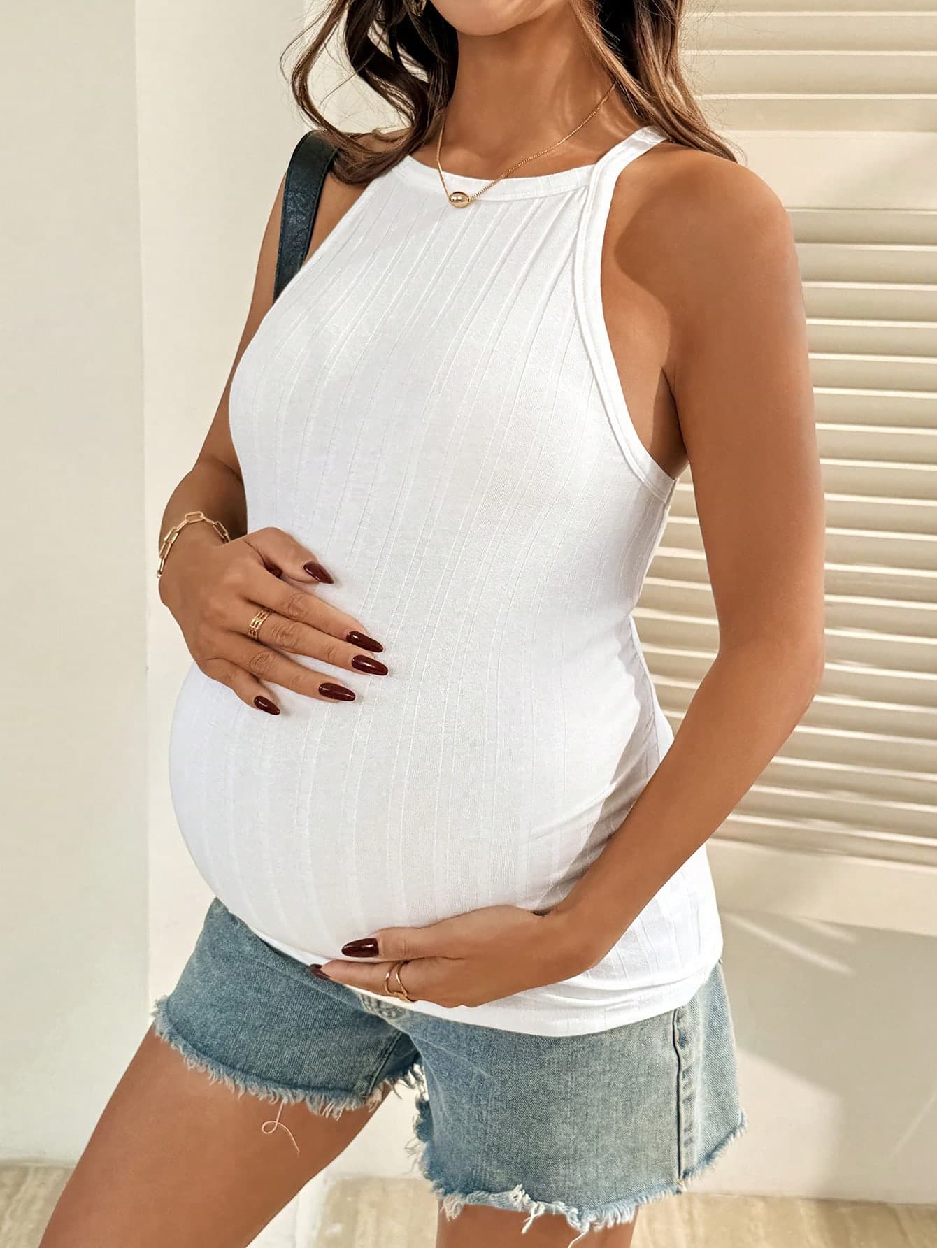 SHEIN Maternity Sleeveless Casual Solid Color Versatile Halter Top For Daily Wear Cute Summer Beach Casual Holiday White Top World Cup