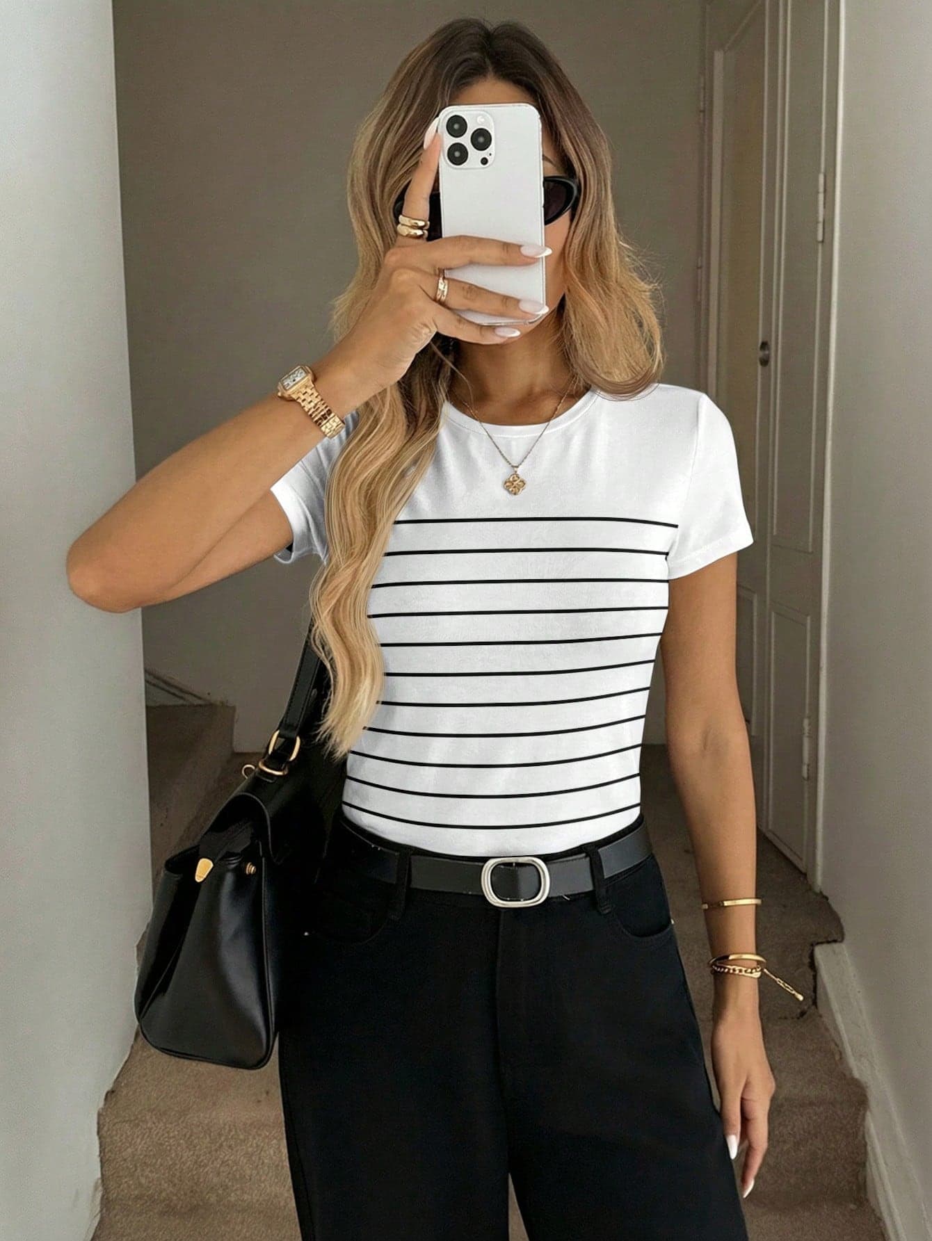 Easowa Women's Casual Crew Neck Fitted Black & White Striped Short Sleeve T-Shirt, Suitable For Spring/Summer