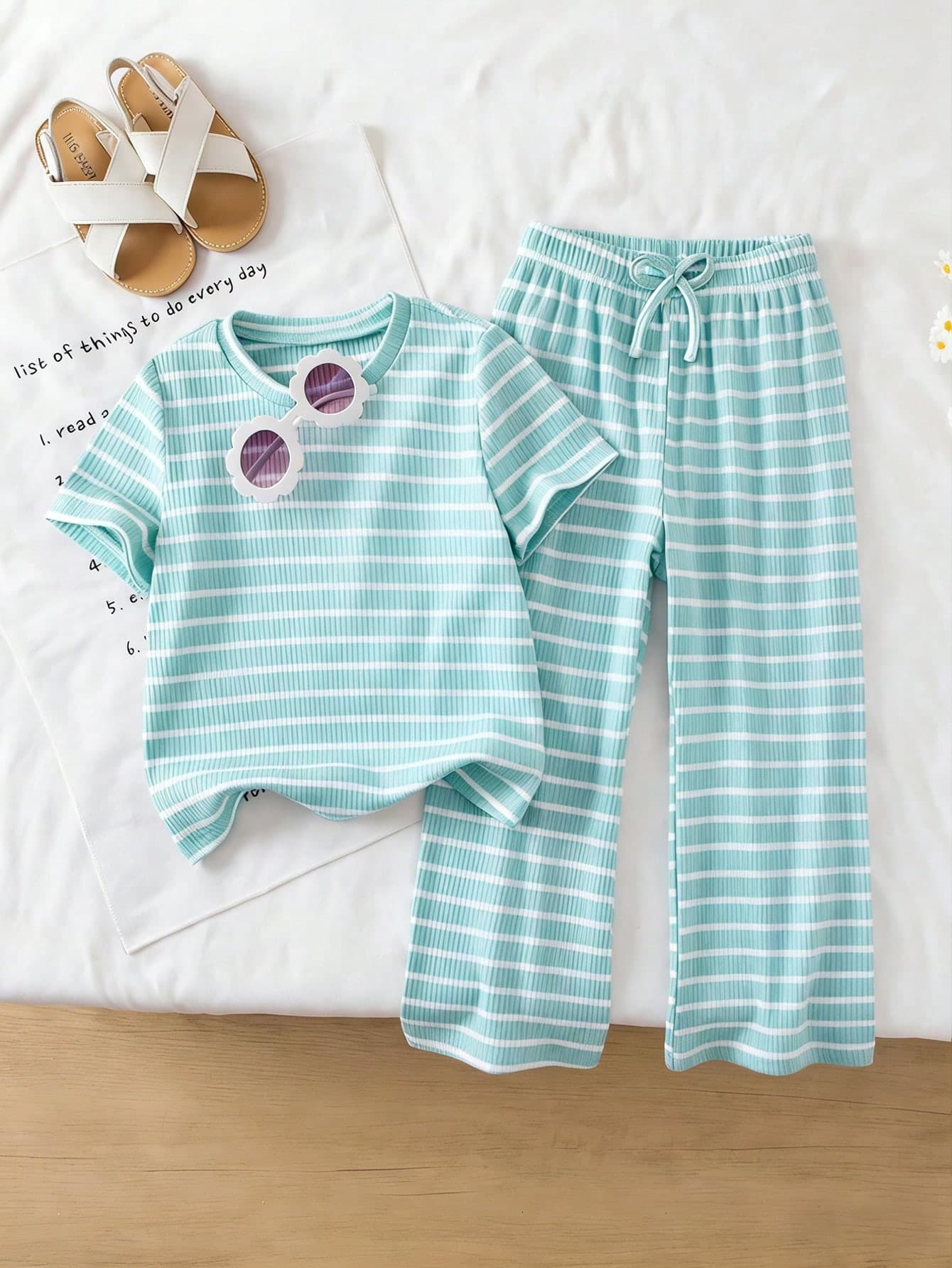 Genkimix Kids Young Girls Casual Textured Striped T-Shirt & Fashionable Flare Pants Set, Suitable For Summer, Outdoor Wear