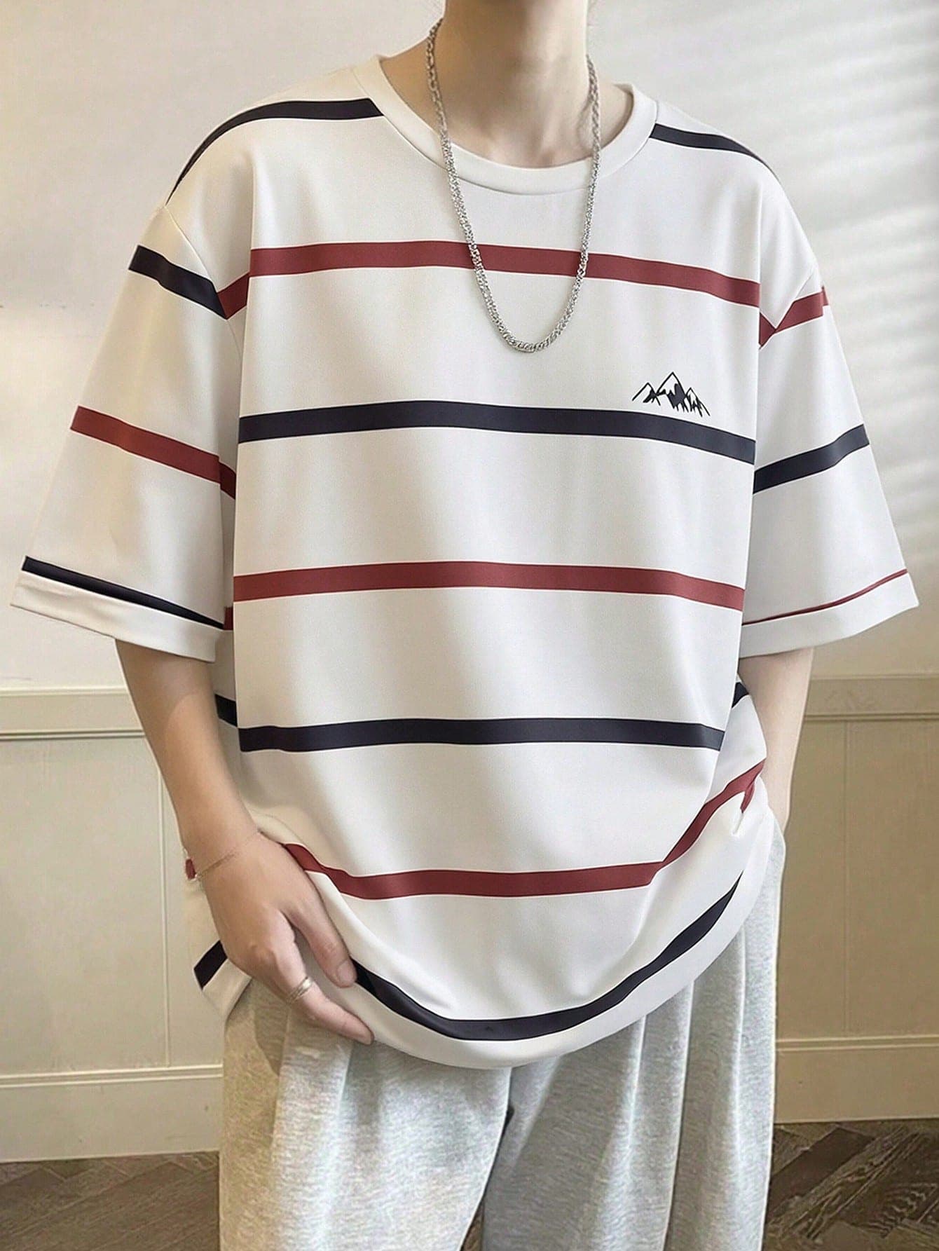 Mirajuku Teenage Boys' Casual Contrast Stripe T-Shirt, Suitable For Daily Commute, Leisure, Sports, Featuring Chic Chest Logo, Fashion