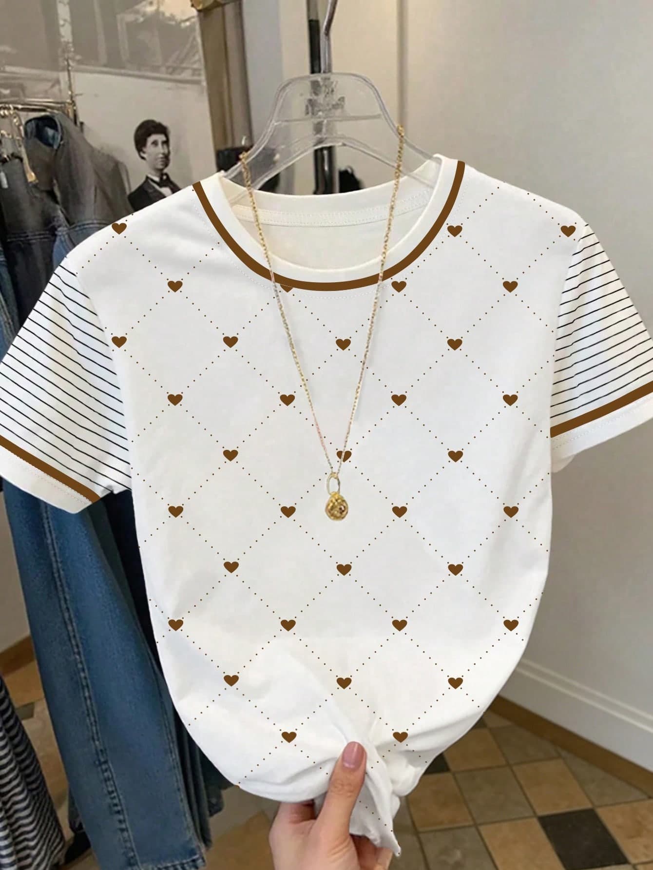 Resyla White And Brown Heart Grid Print Striped Sleeve Contrast Ringer Tee Y2K Aesthetic Preppy Style Summer Cute Date Casual Short Sleeve Trim Top Girl