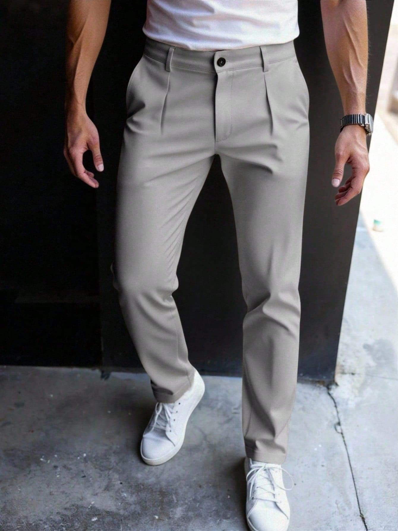 Manfinity Mode Men's Light Grey Summer Casual Office Pleated Pants,Stretchy Khaki Dress Pants With Belt Loops,Solid Color Old Money Style Suit Pants For Semi-Formal