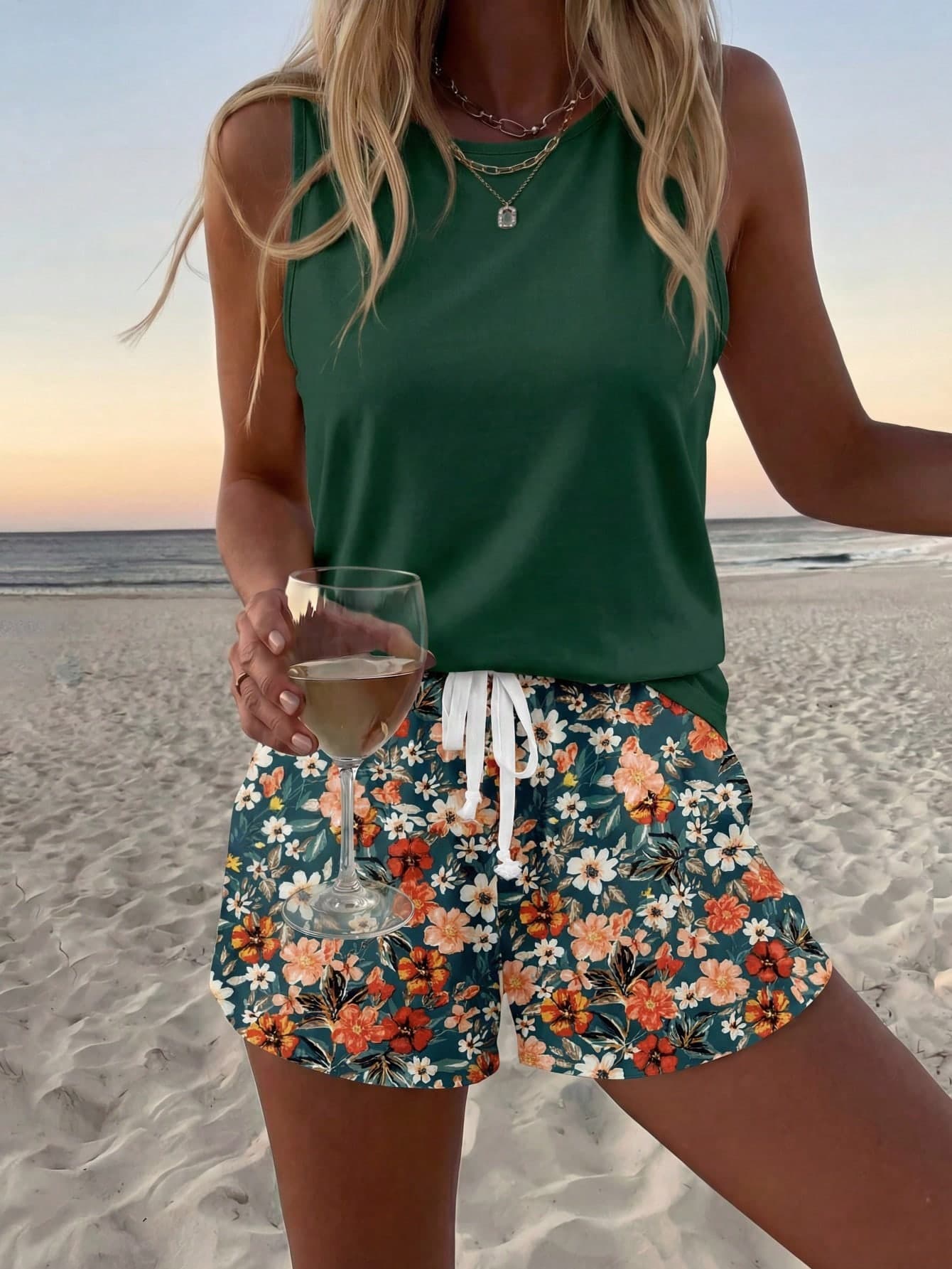 SHEIN LUNE 2pcs/Set Women Casual Contrast Ditsy Floral Sleeveless Round Neck Camisole And Short Sleeve Blouse Top, Suitable For Summer Island Vacation Outfits