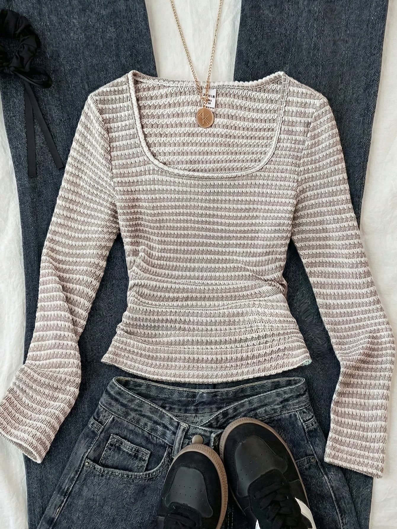 SHEIN Teen Girl Jacquard Khaki&White Striped Crew Neck Long Sleeve Casual T-Shirt Square Top Cute Tops Tight Fitted