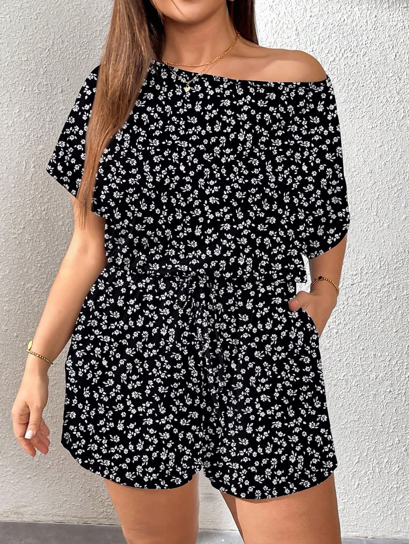 SHEIN Essnce Plus Size Women's Casual Floral Print Off-Shoulder Jumpsuit, Suitable For Summer Vacation, Includes Shorts, Set, Outfit, Mother's Day
