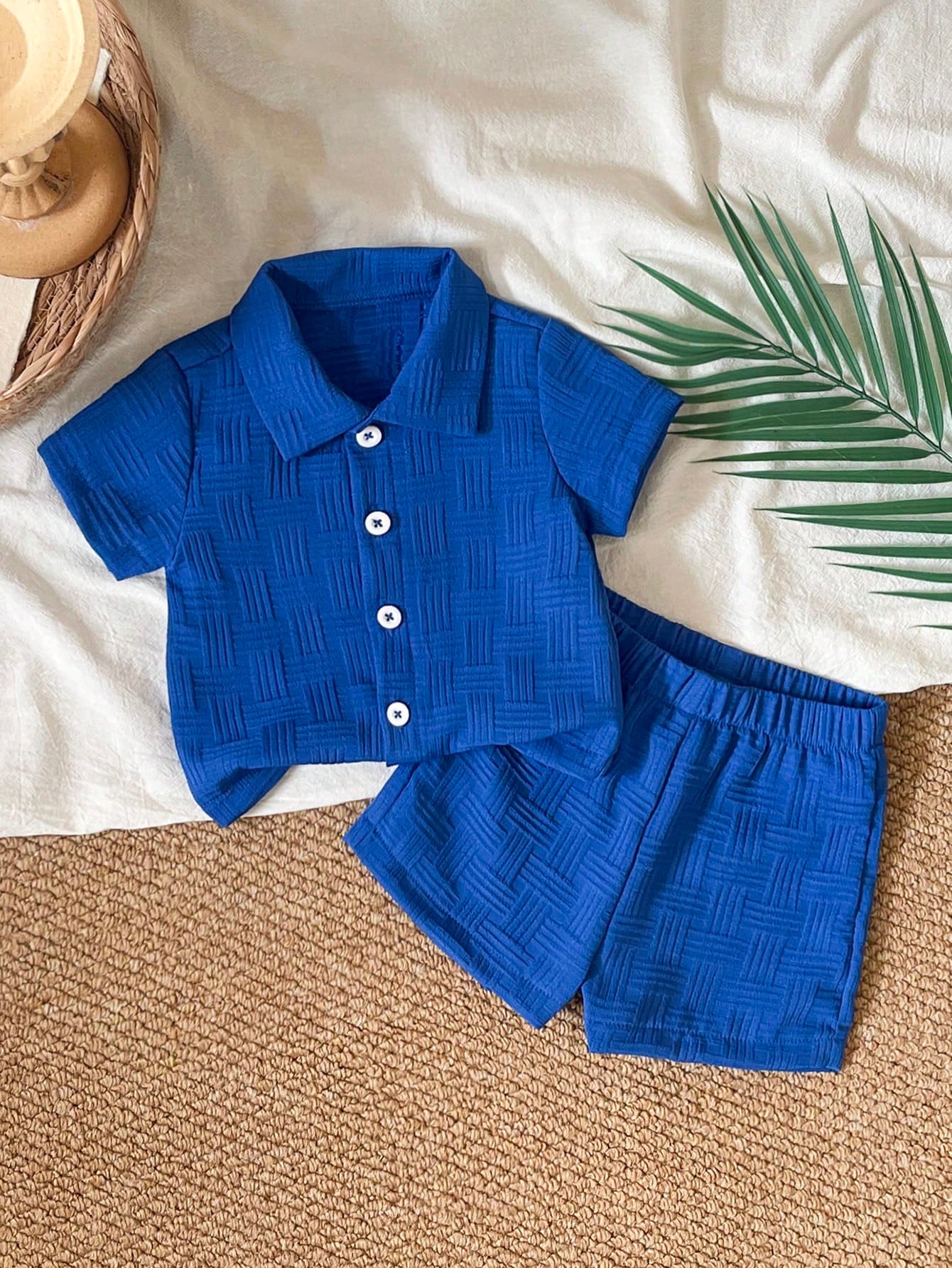 SHEIN Vintaside Kids Baby Boy Summer Casual Vacation Street Fashion Solid Color Textured Short Sleeve Shirt And Shorts Set