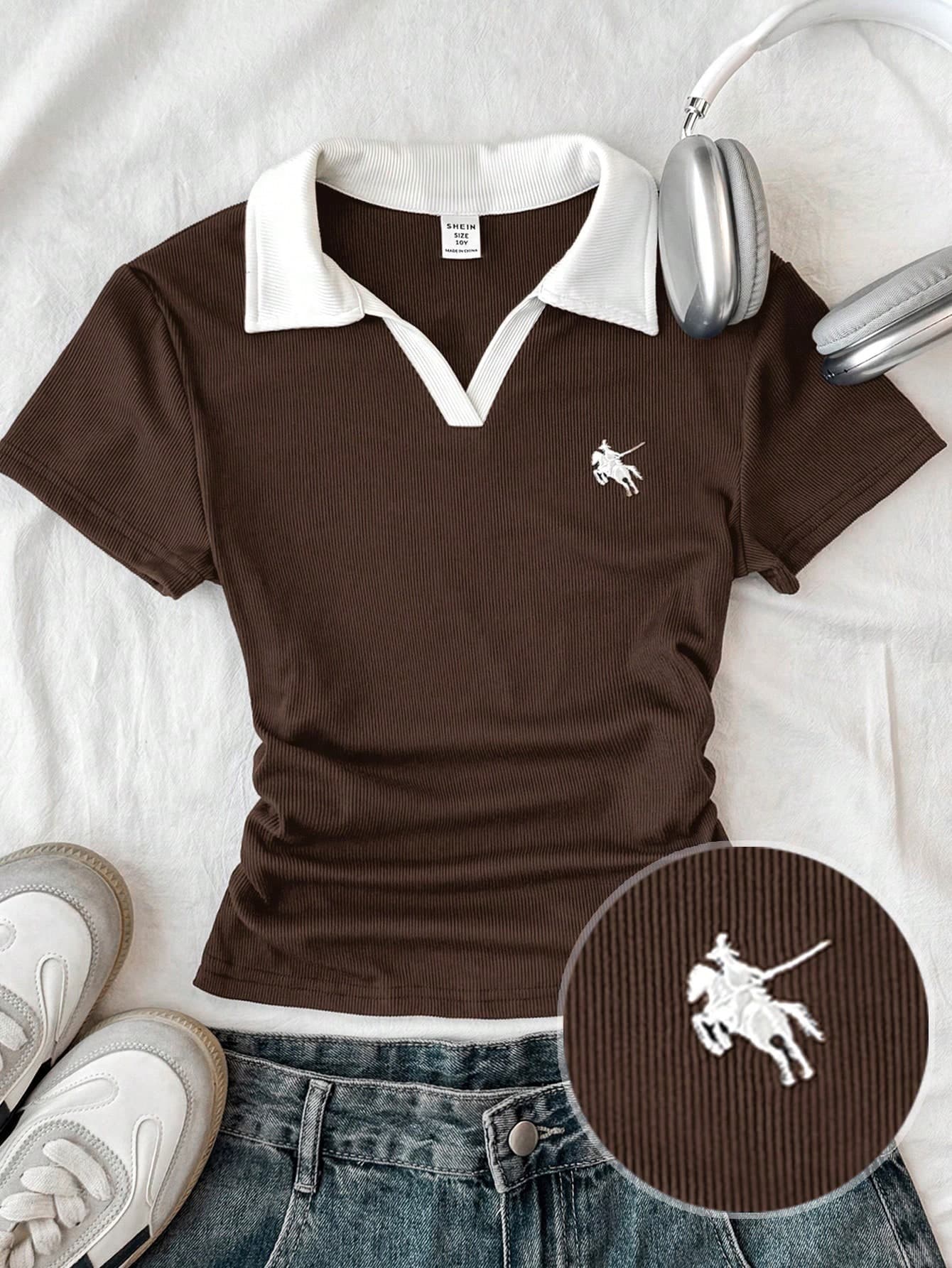 SHEIN Tween Girls' Brown Knit Casual Colorblock Fitted Crop Top With Small Logo Embroidery,School Back-To-School Summer Preppy Horse Shirt For Teen Girls