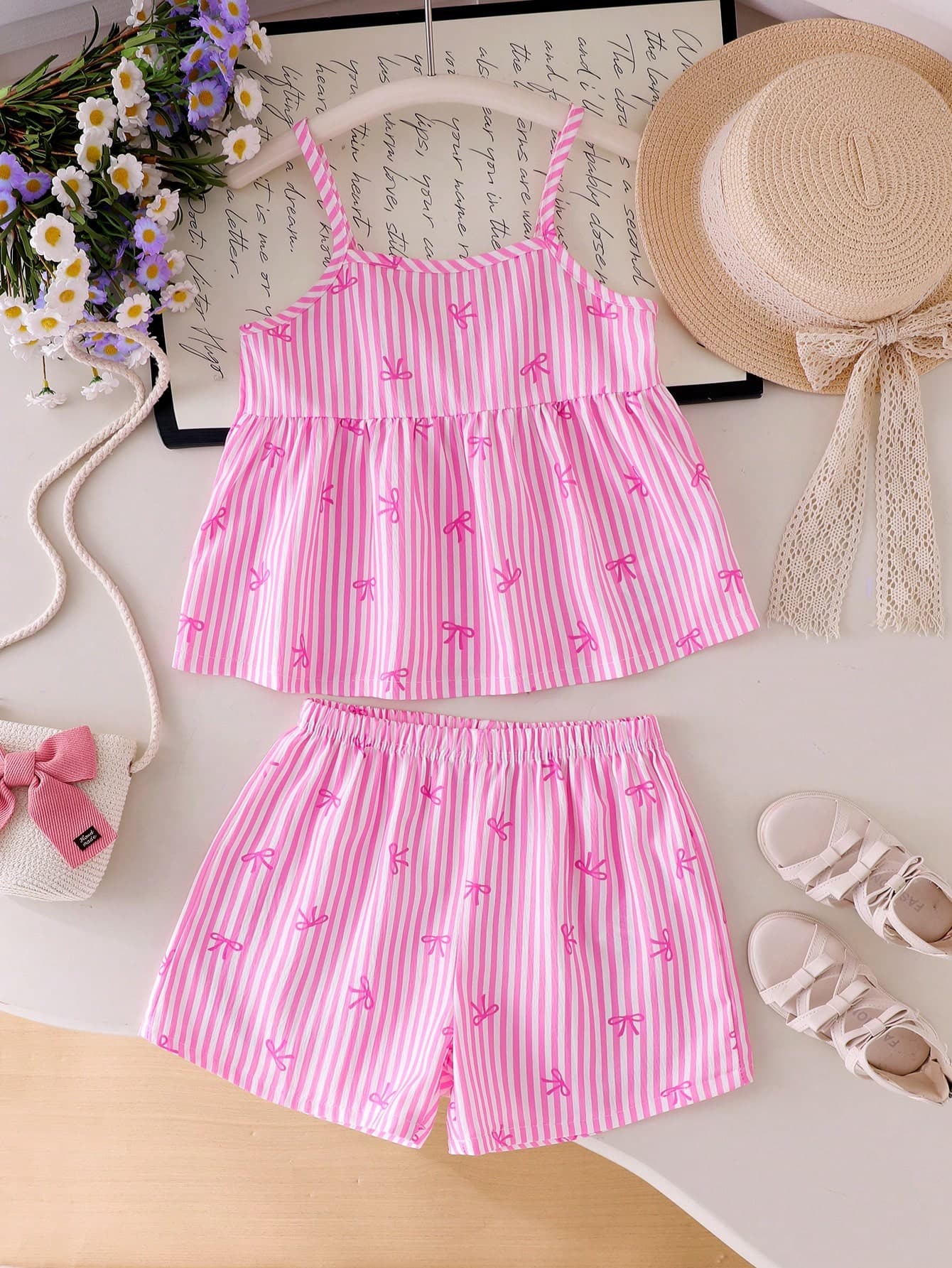SHEIN Elladie kids Young Girl' Pink Striped Bow Print Camisole Top And Shorts Set,Sweet Matching Outfit For Summer,Holiday Family Vacation,Kids Resort Wear Two Piece Set