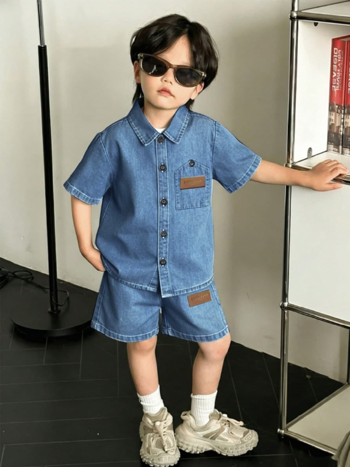SHEIN Genkimix Kids 2pcs/Set Young Boy Summer Gradient Denim Washed Short Sleeve Top And Gradient Shorts,Kids Boys Clothes Denim Outfit For Daily Wear,Holiday,Travel
