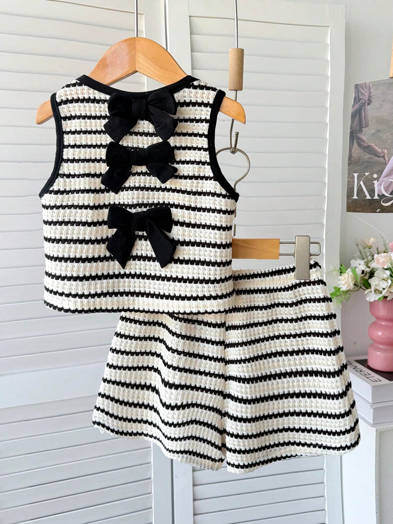 SHEIN Young Girl Back Bow Decor Striped Tank Top And Shorts Casual Set