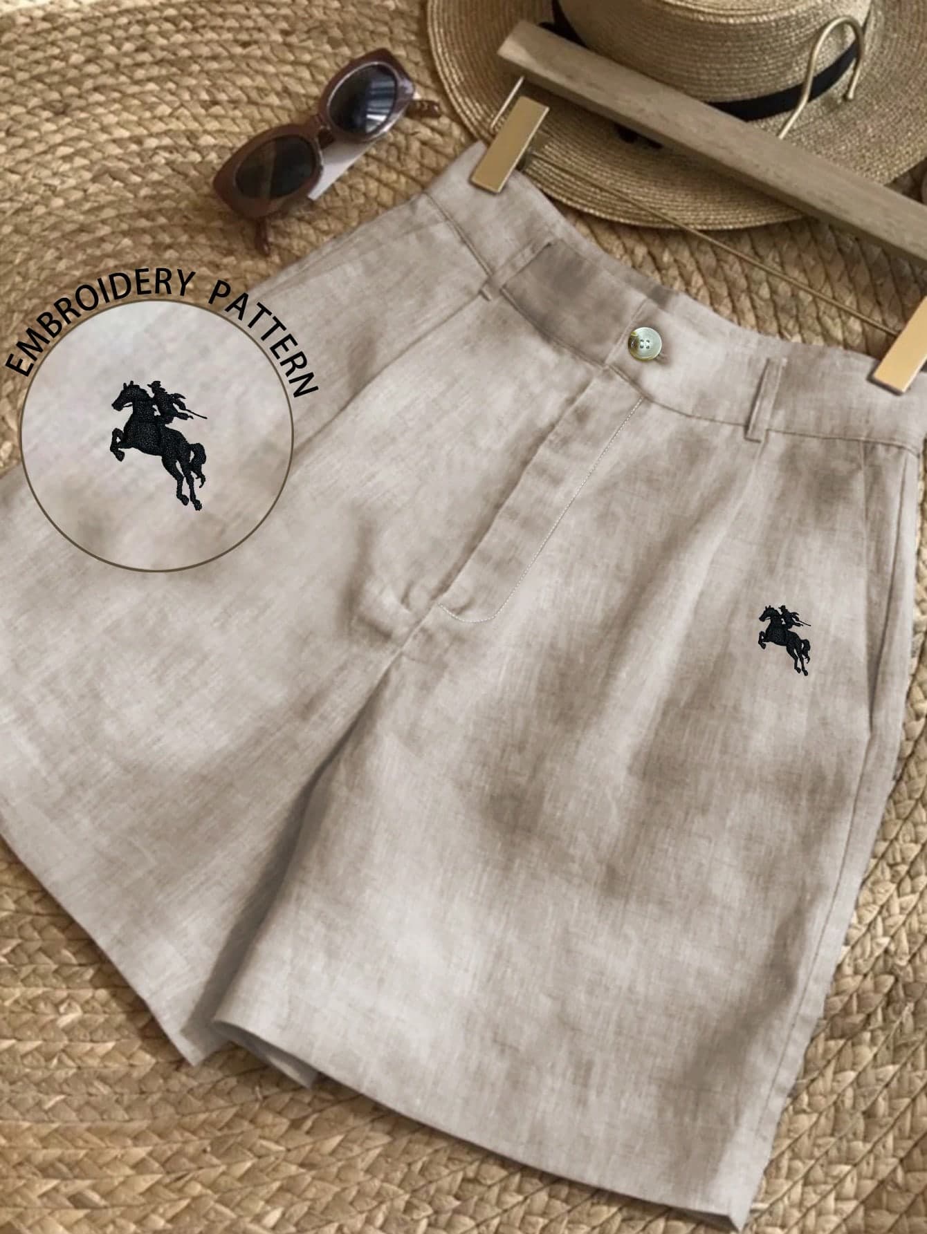 Resyla Women's Casual Versatile Knight Print Shorts For Daily Wear