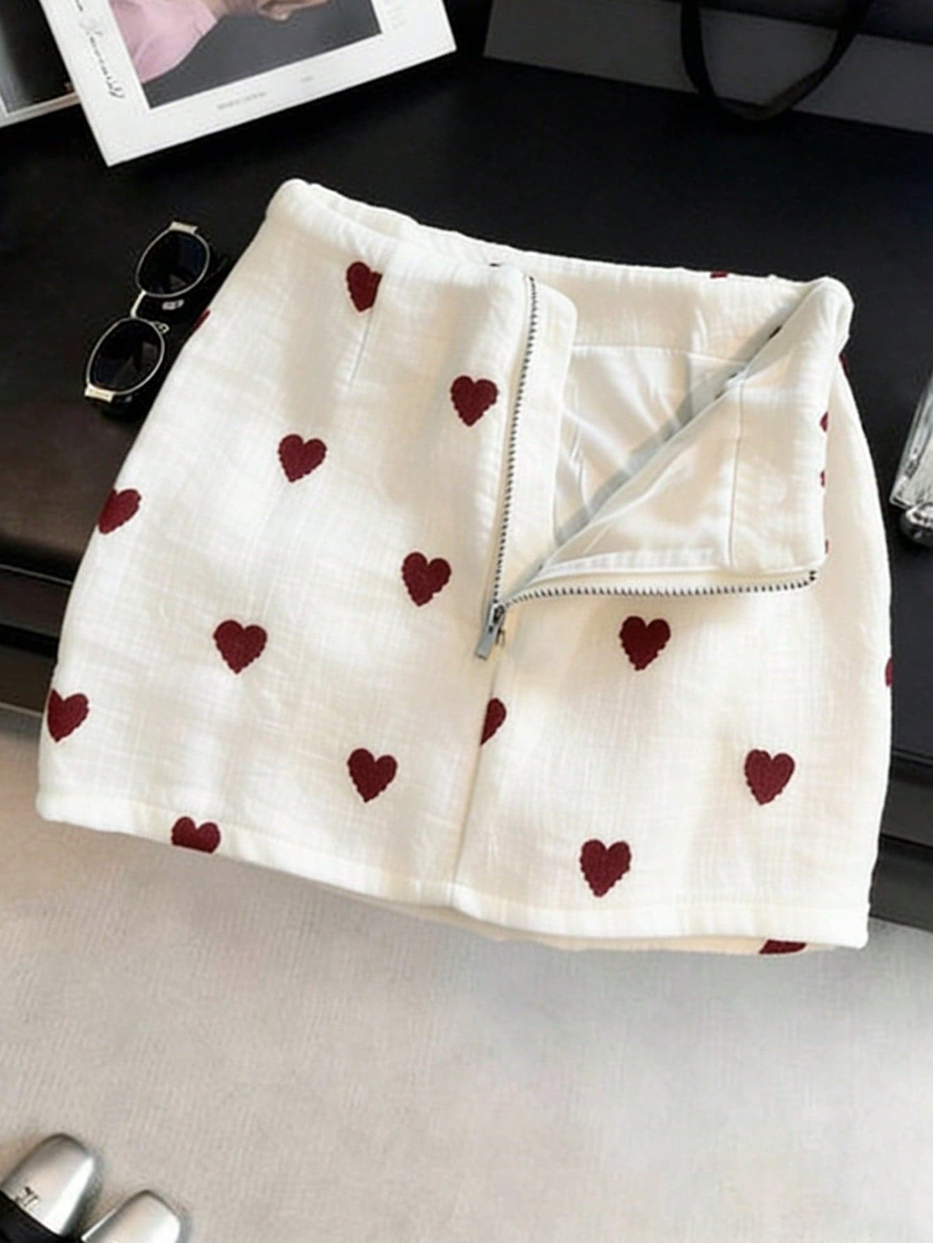 Franclia Cute White Summer Heart Print Low-Waisted A-Line Skirt,Women's Korean Style Mini Skirt With Zipper,Perfect For Date,Y2K,Vacation&Casual Wear