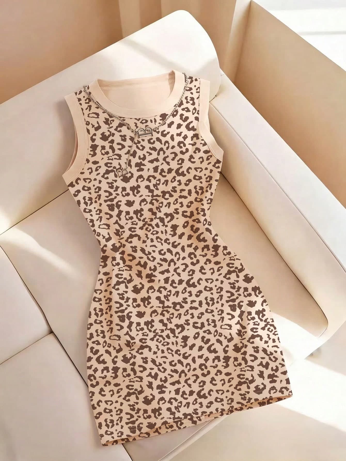 Resyla Women's Spring/Summer New Arrival Bestselling Leopard Print Pattern Round Neck Fitted Camisole Dress