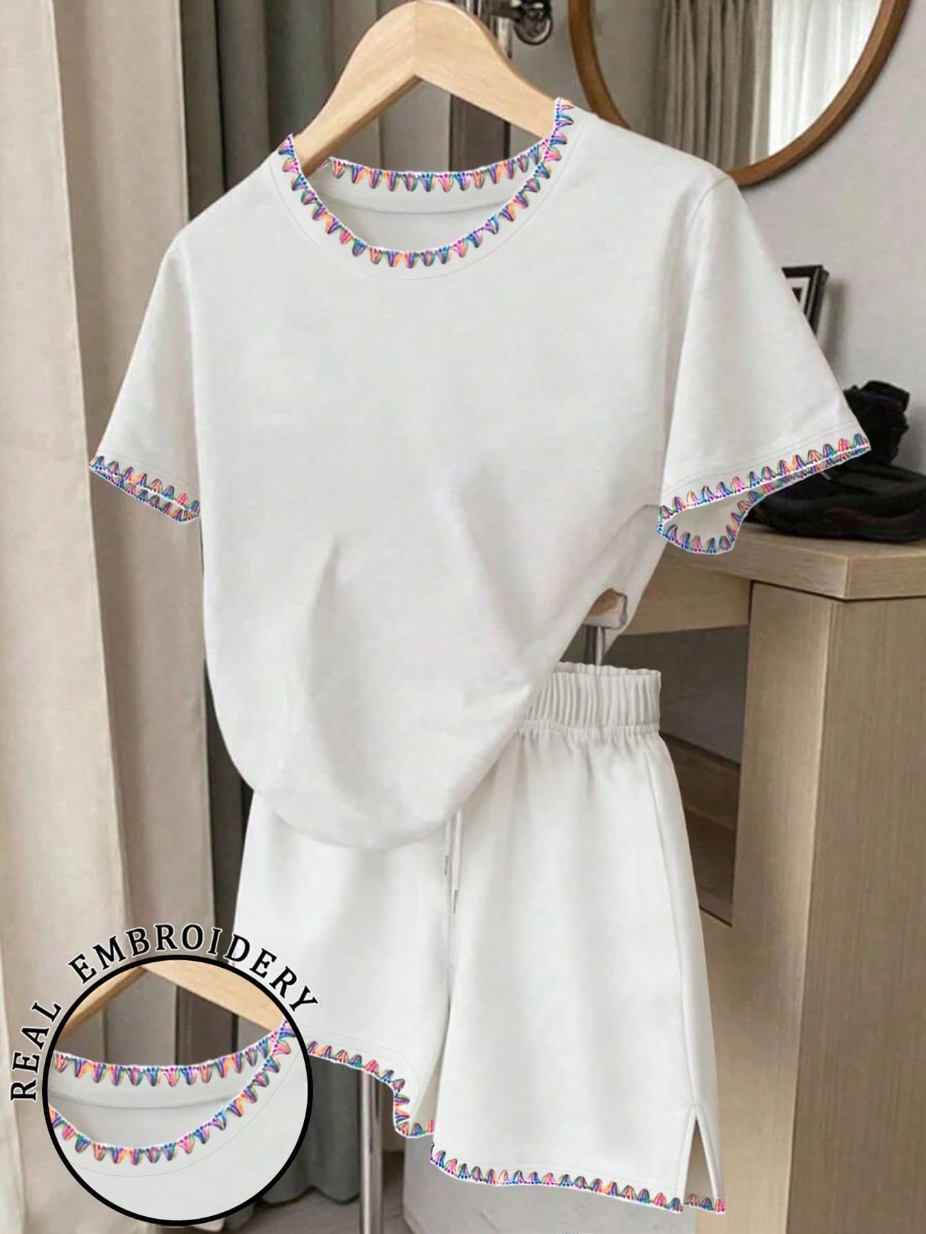 Resyla Women's Floral Trim Round Neck Short Sleeve T-Shirt And Shorts Casual 2-Piece Set