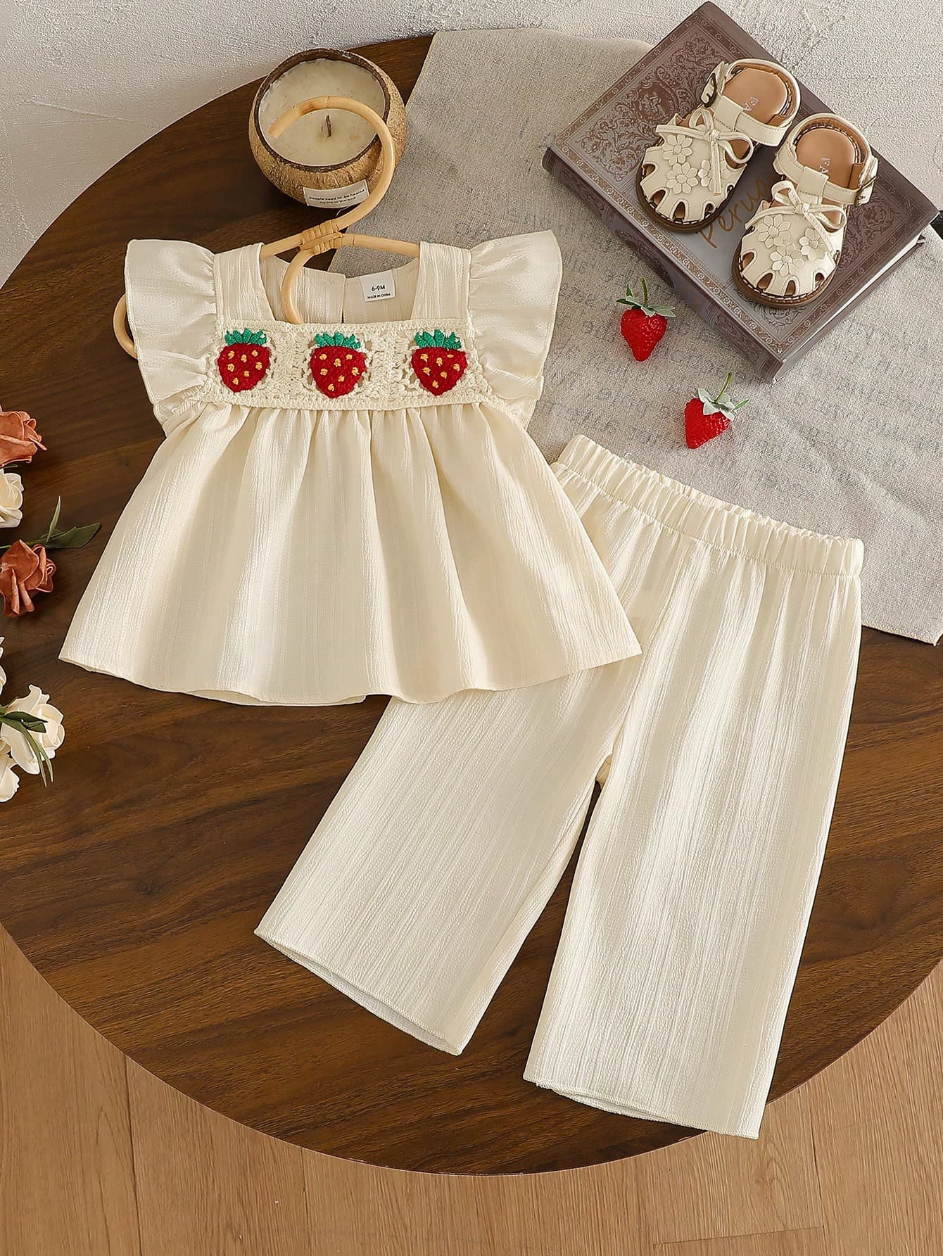 SHEIN Vintaside Kids 2pcs Baby Girls' Summer Outfit Cute Red And White Strawberry Ivory Floral Pullover T-Shirt And Apricot Pants Set Newborn Vacation Casual Daily Wear
