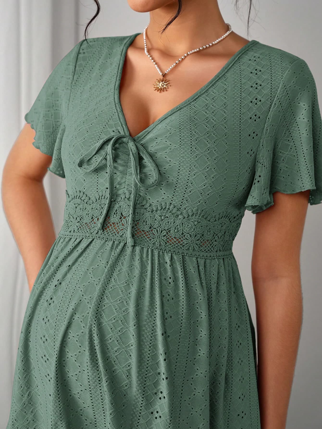 Momance Hollow Embroidered Ruched Chest Decoration Elegant Cute Casual Maternity T-Shirt